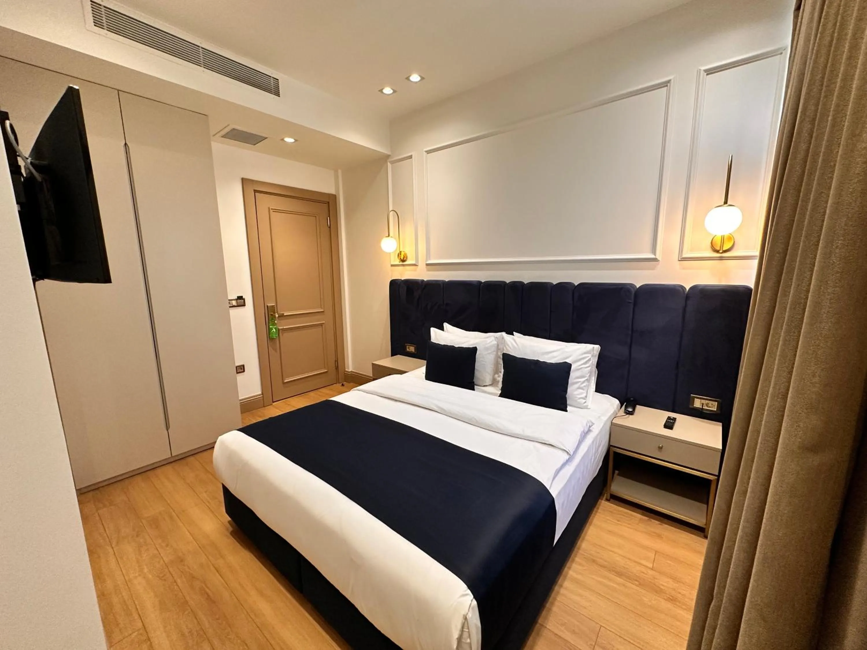 Bed in Taksim Bosphorus Hotel