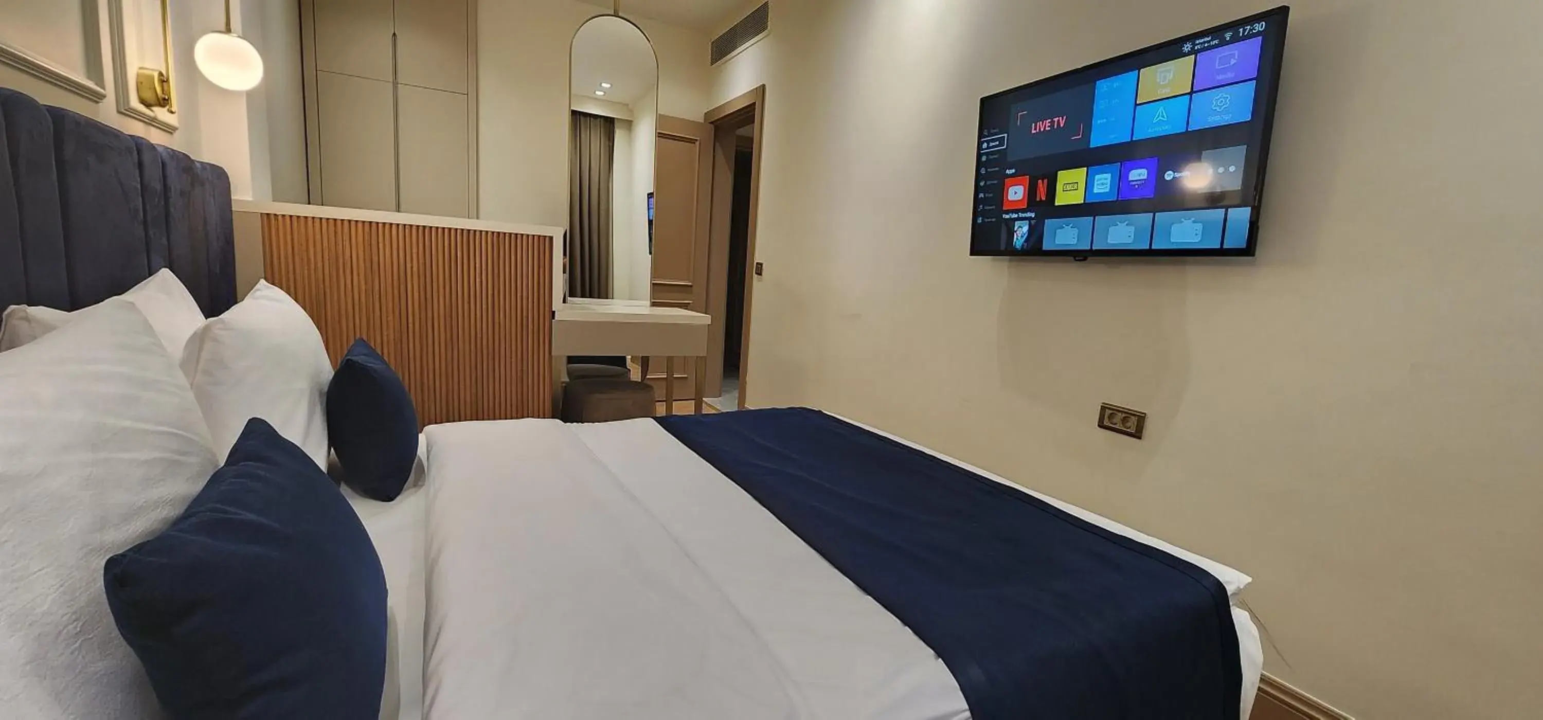 Bed in Taksim Bosphorus Hotel Bed in Taksim Bosphorus Hotel