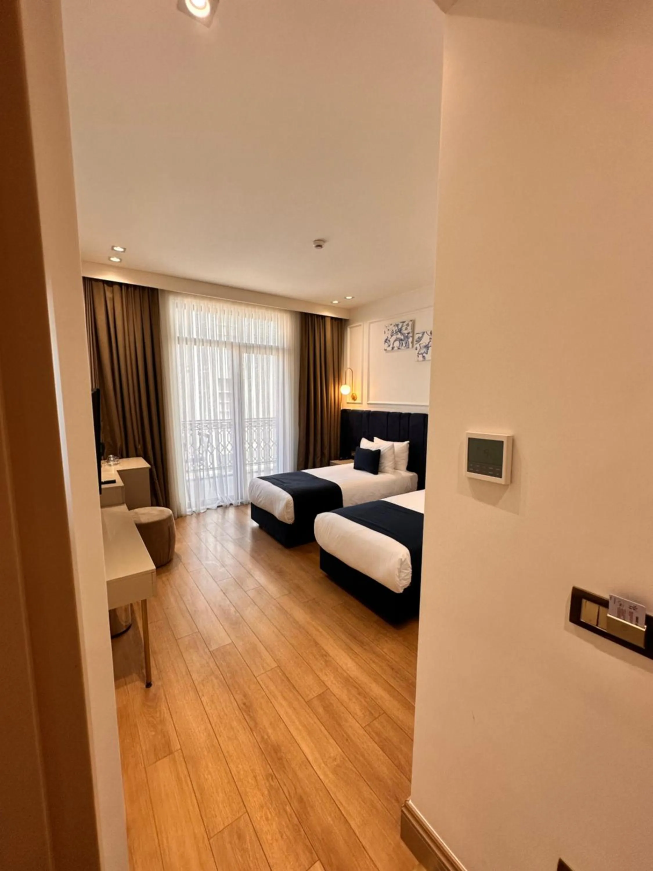 Photo of the whole room, Bed in Taksim Bosphorus Hotel