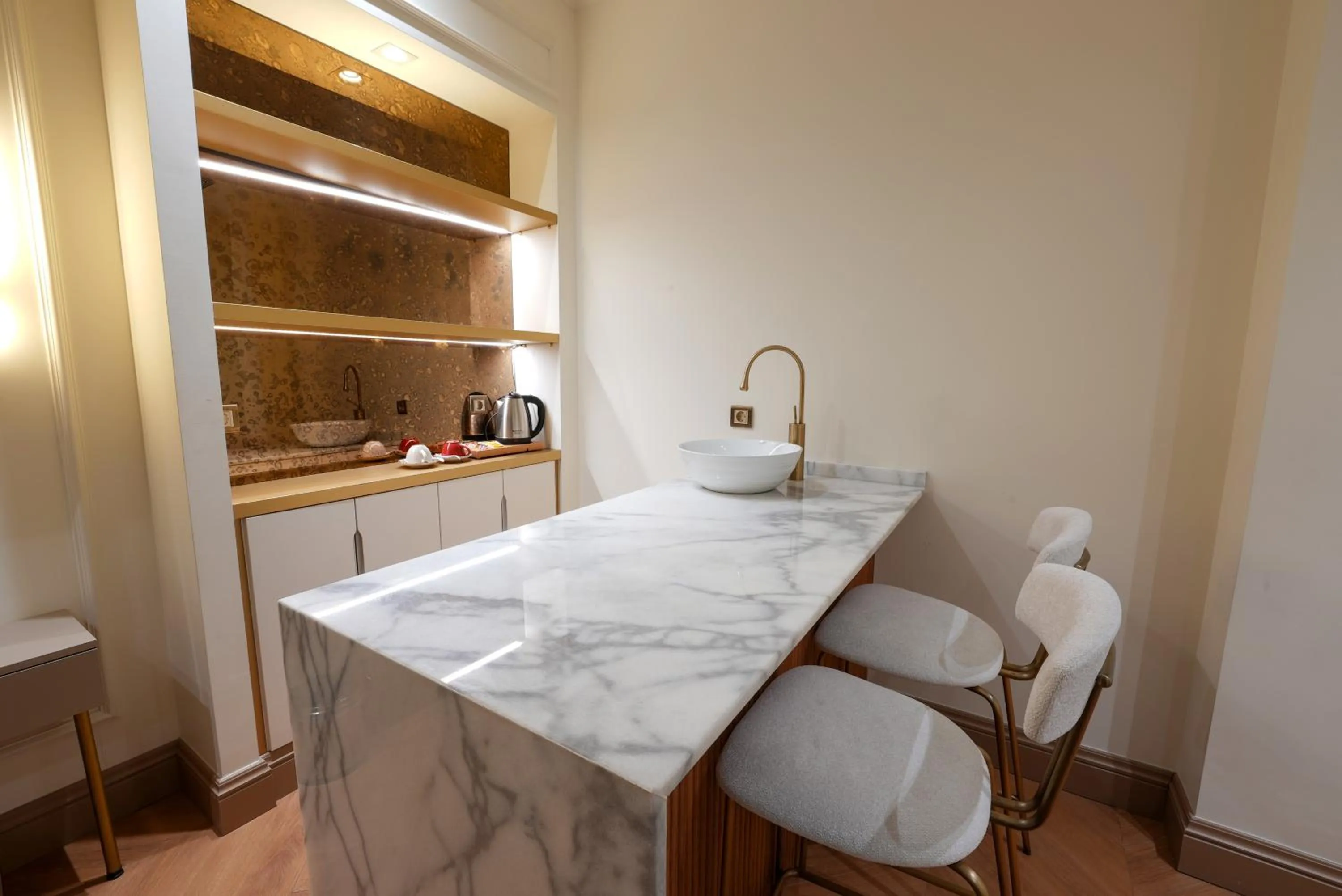 Coffee/tea facilities in Taksim Bosphorus Hotel