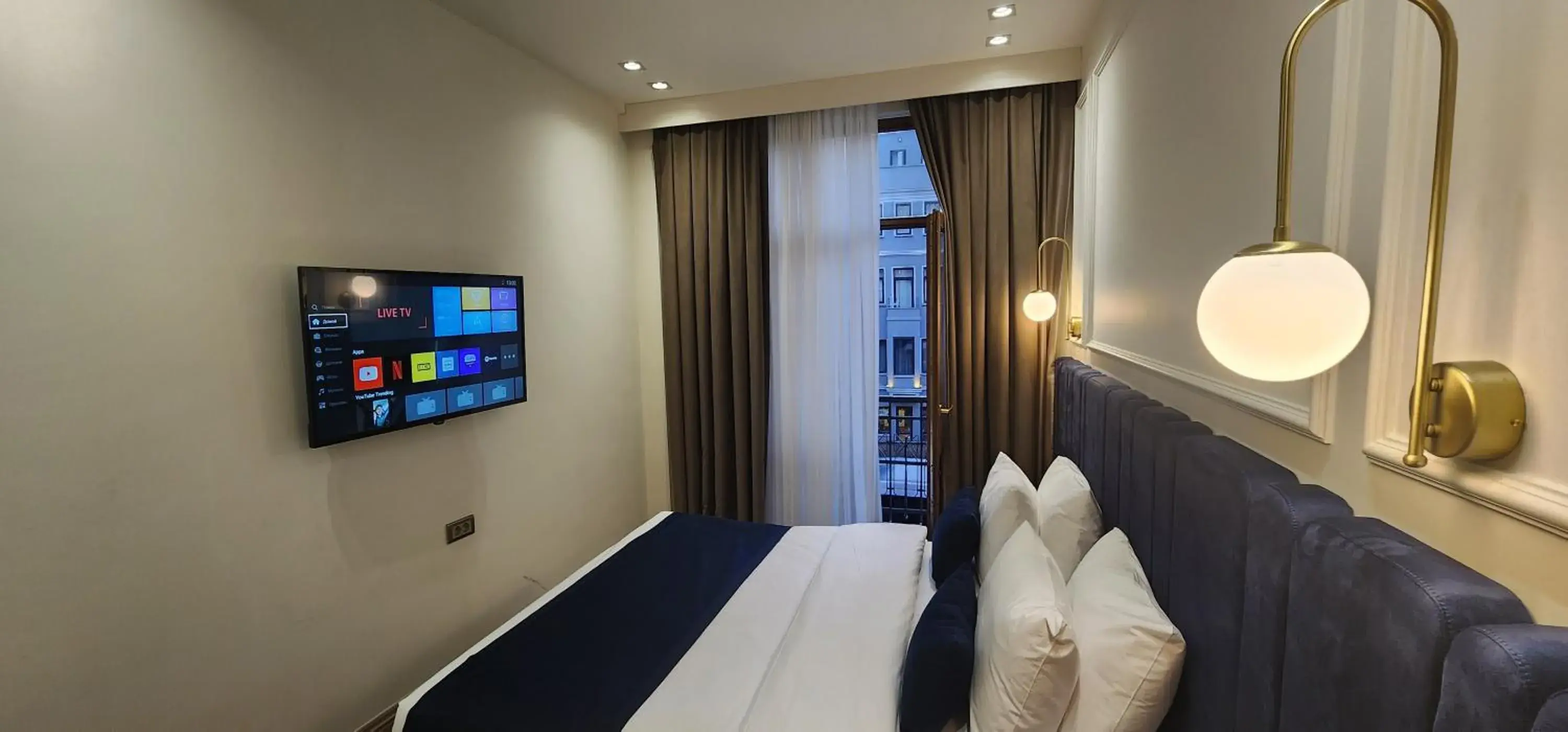 Bed in Taksim Bosphorus Hotel Bed in Taksim Bosphorus Hotel