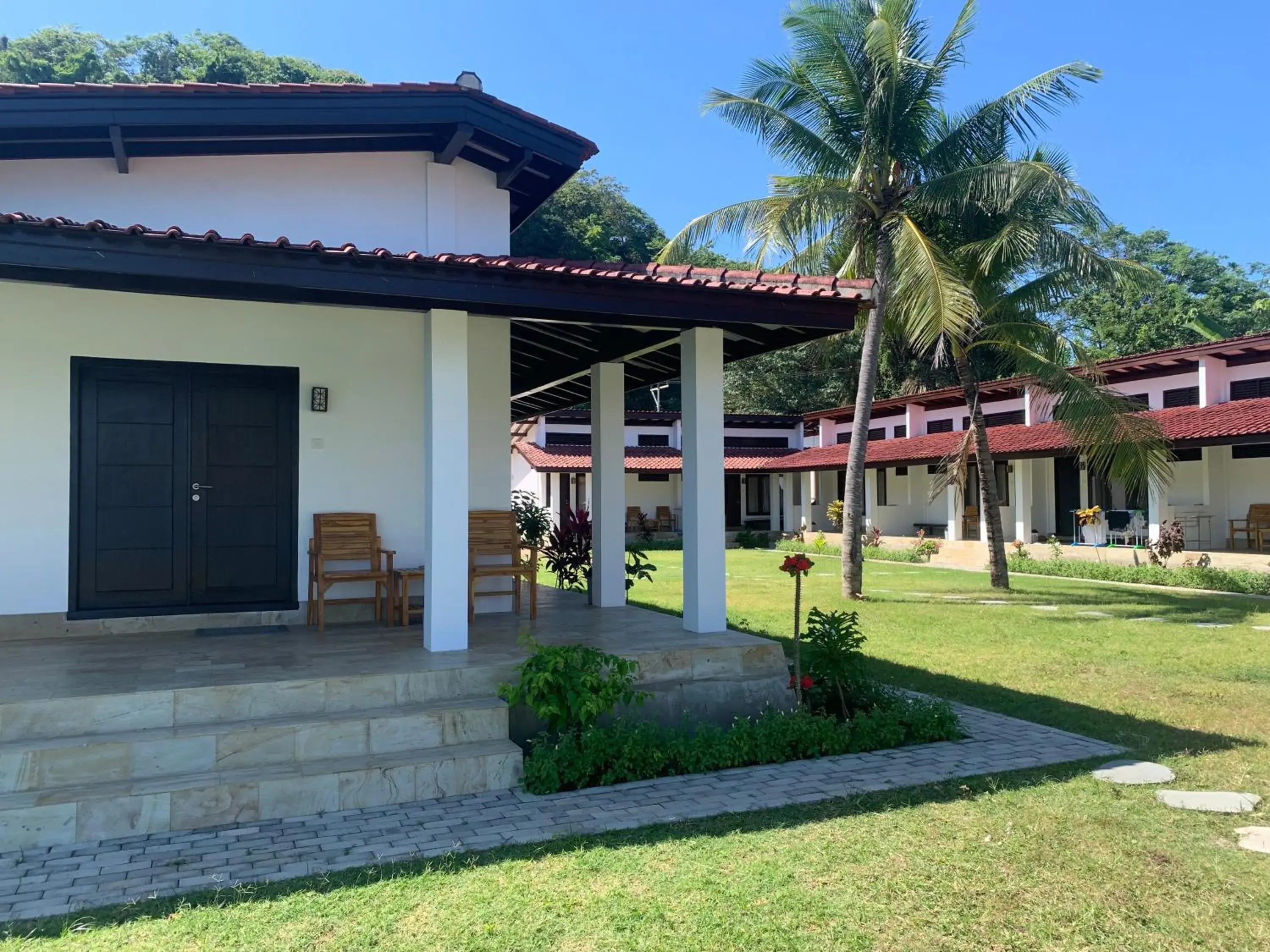 Property building in Balong Balong Surf Bungalows & Restaurant Property building in Balong Balong Surf Bungalows & Restaurant