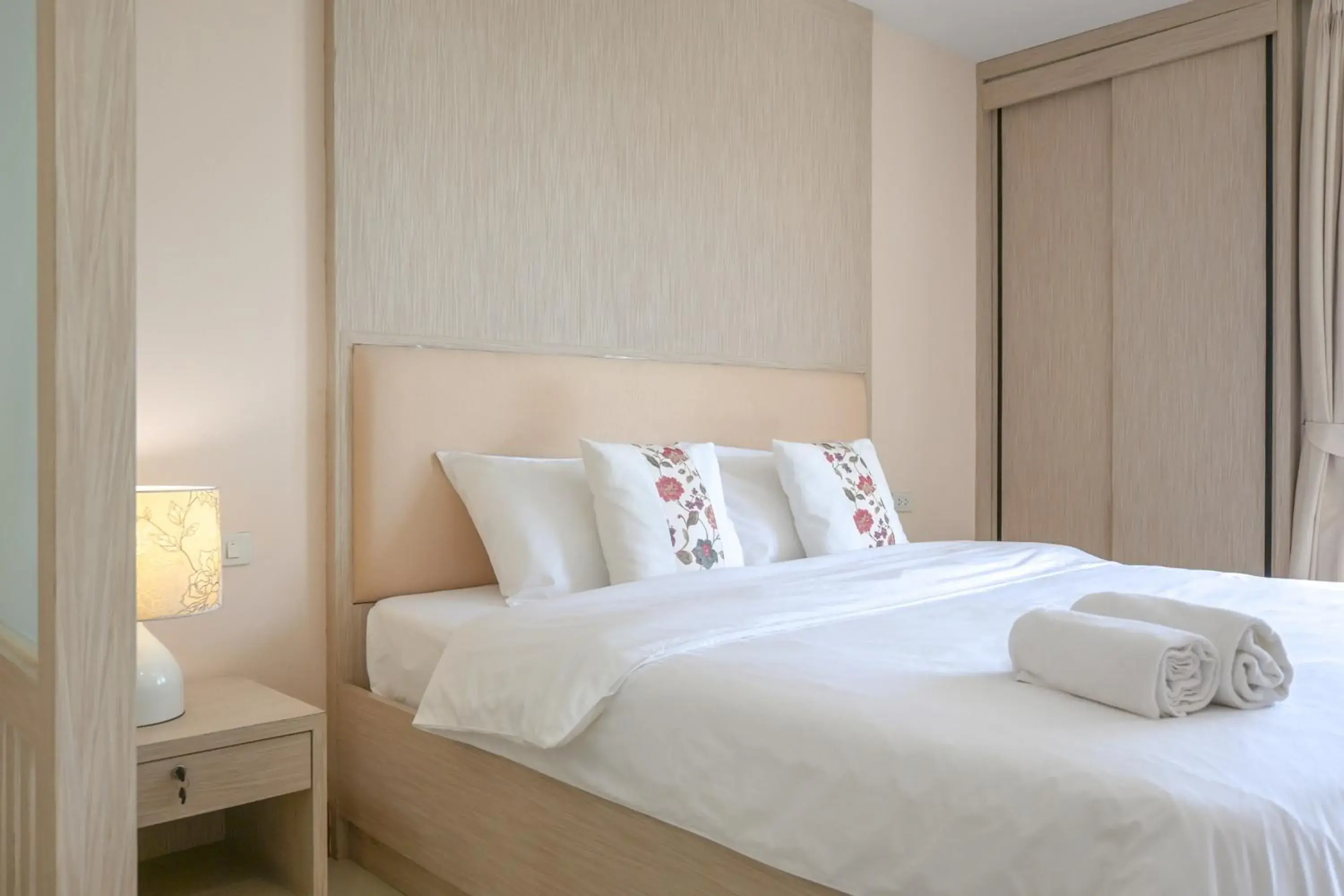 Bed in Shamrock Hotel Pattaya Bed in Shamrock Hotel Pattaya