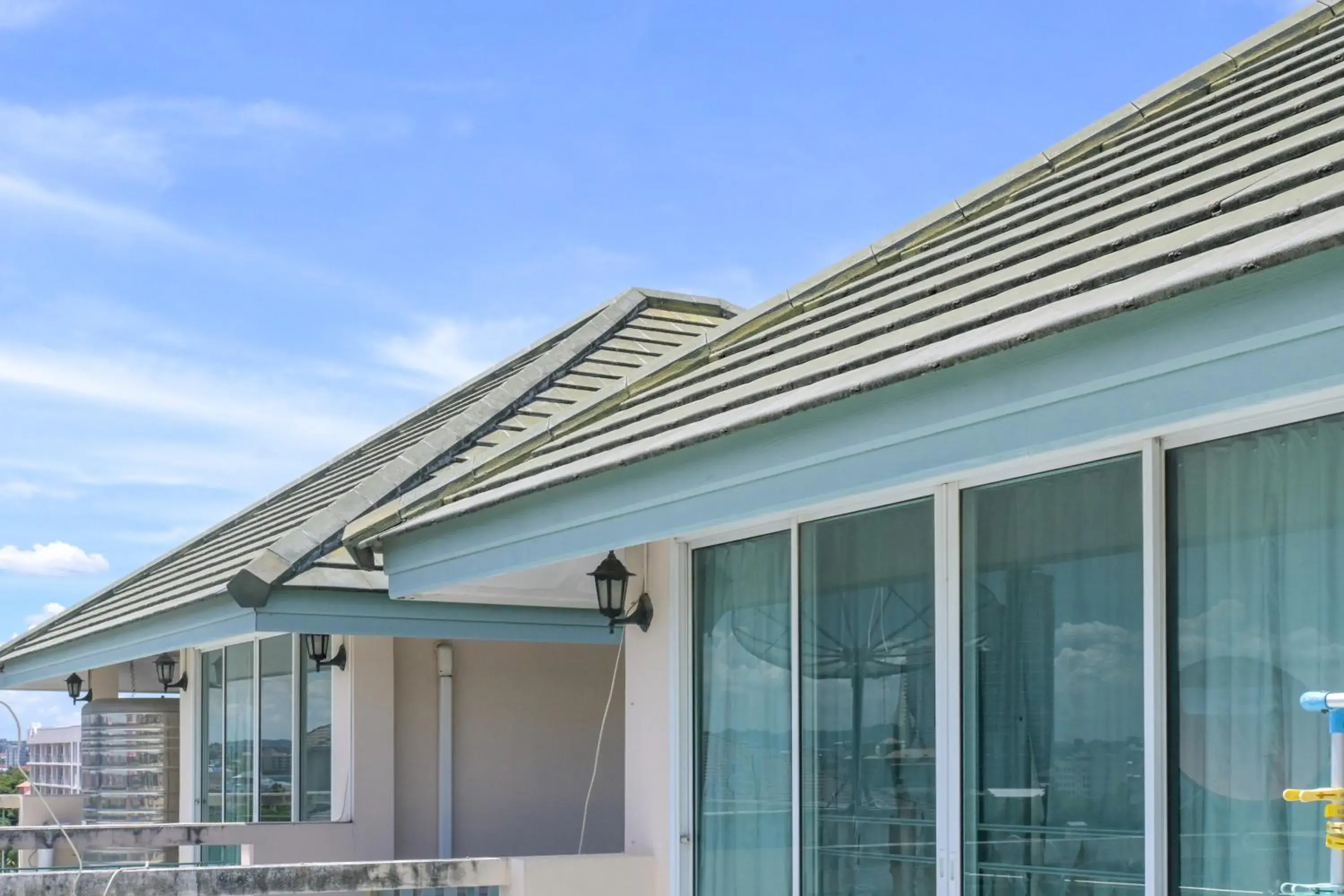 Property building in Shamrock Hotel Pattaya Property building in Shamrock Hotel Pattaya