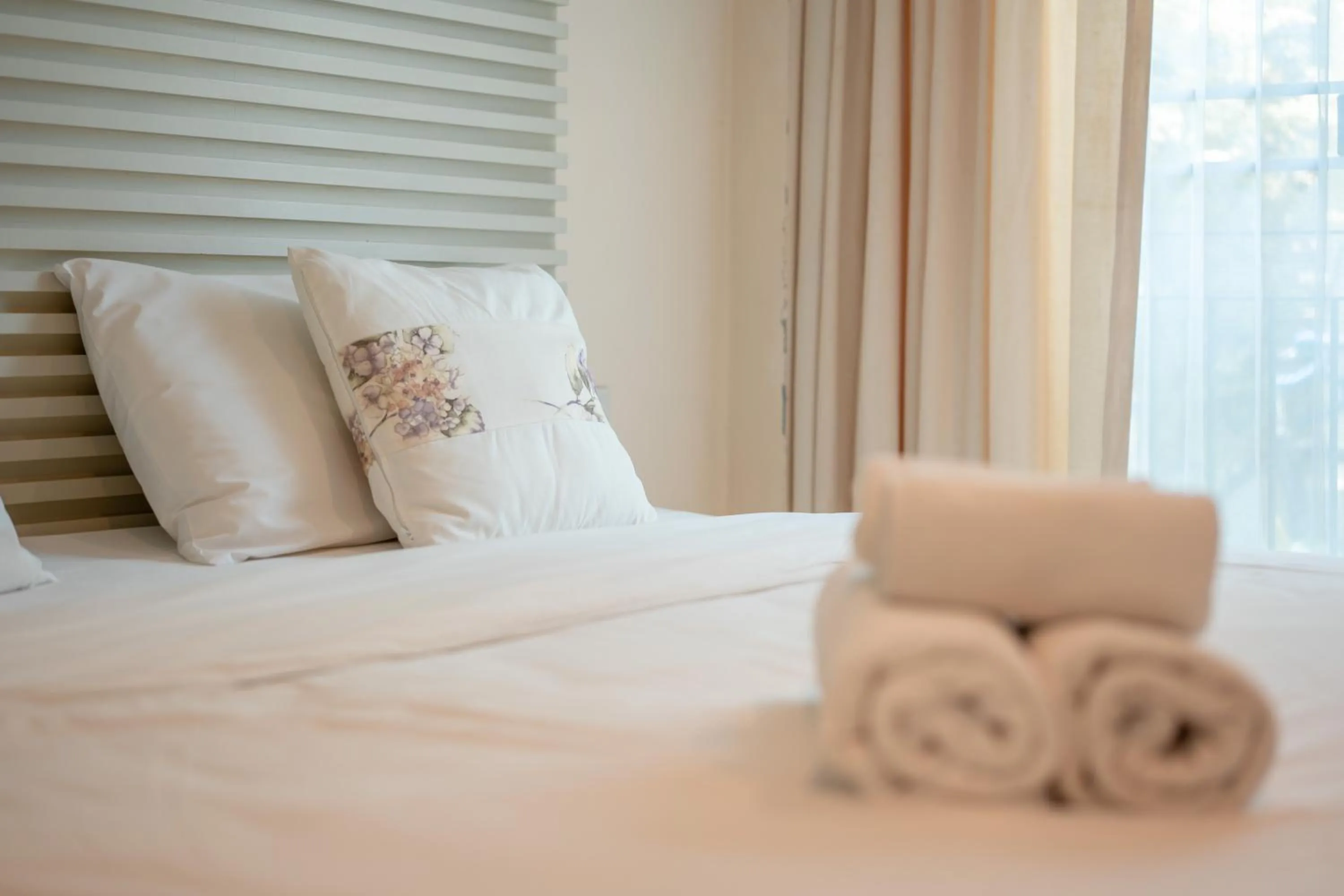 Bed in Shamrock Hotel Pattaya