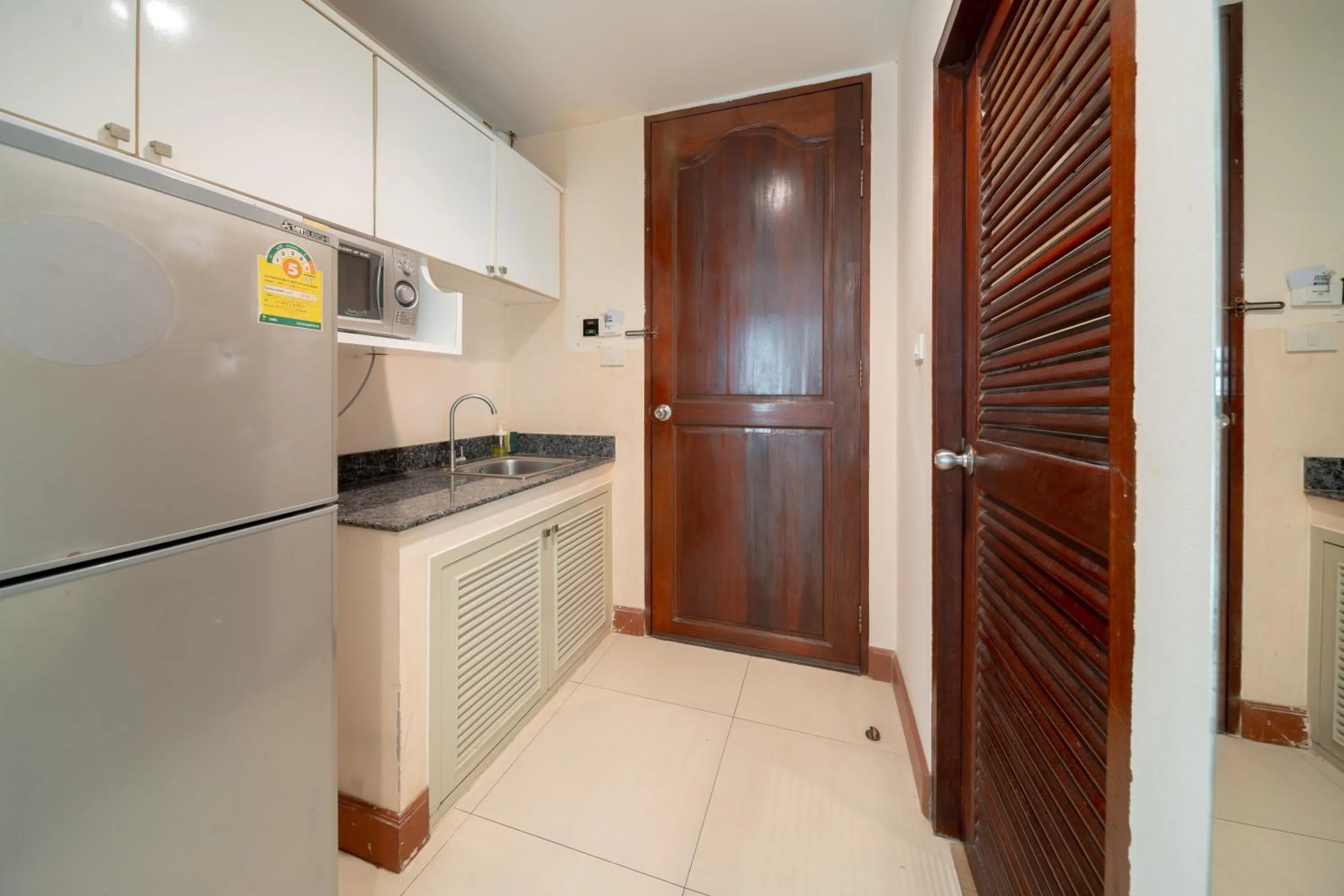 Bed in Shamrock Hotel Pattaya