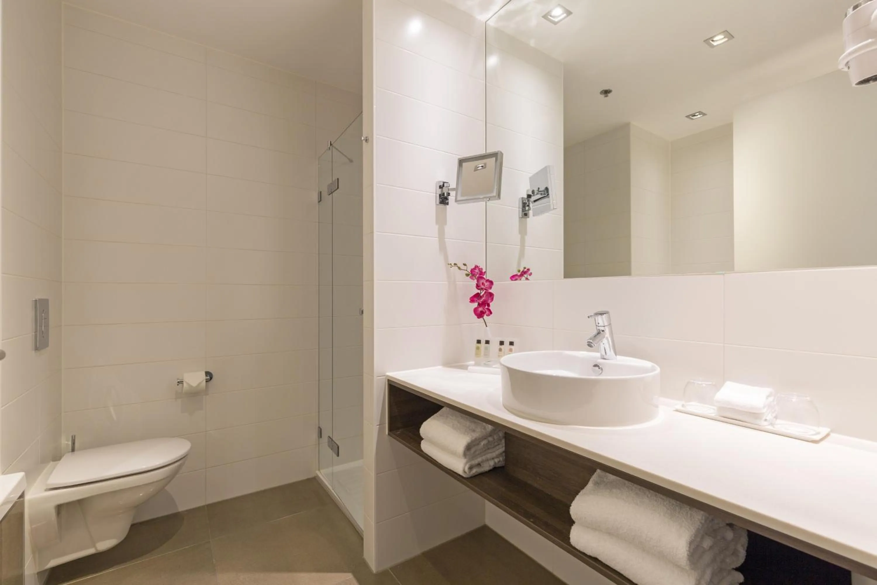 Bathroom in Leonardo Royal Hotel Den Haag Promenade