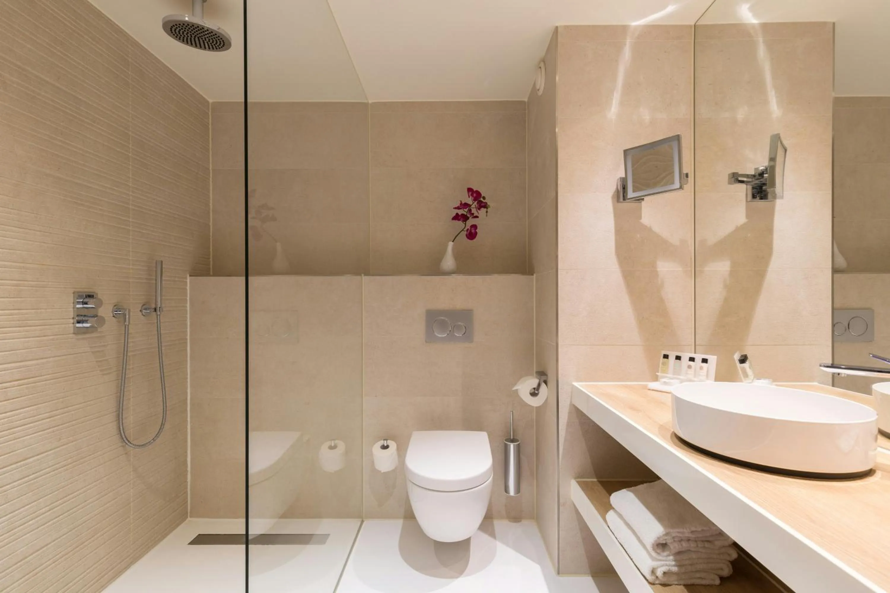 Bathroom in Leonardo Royal Hotel Den Haag Promenade