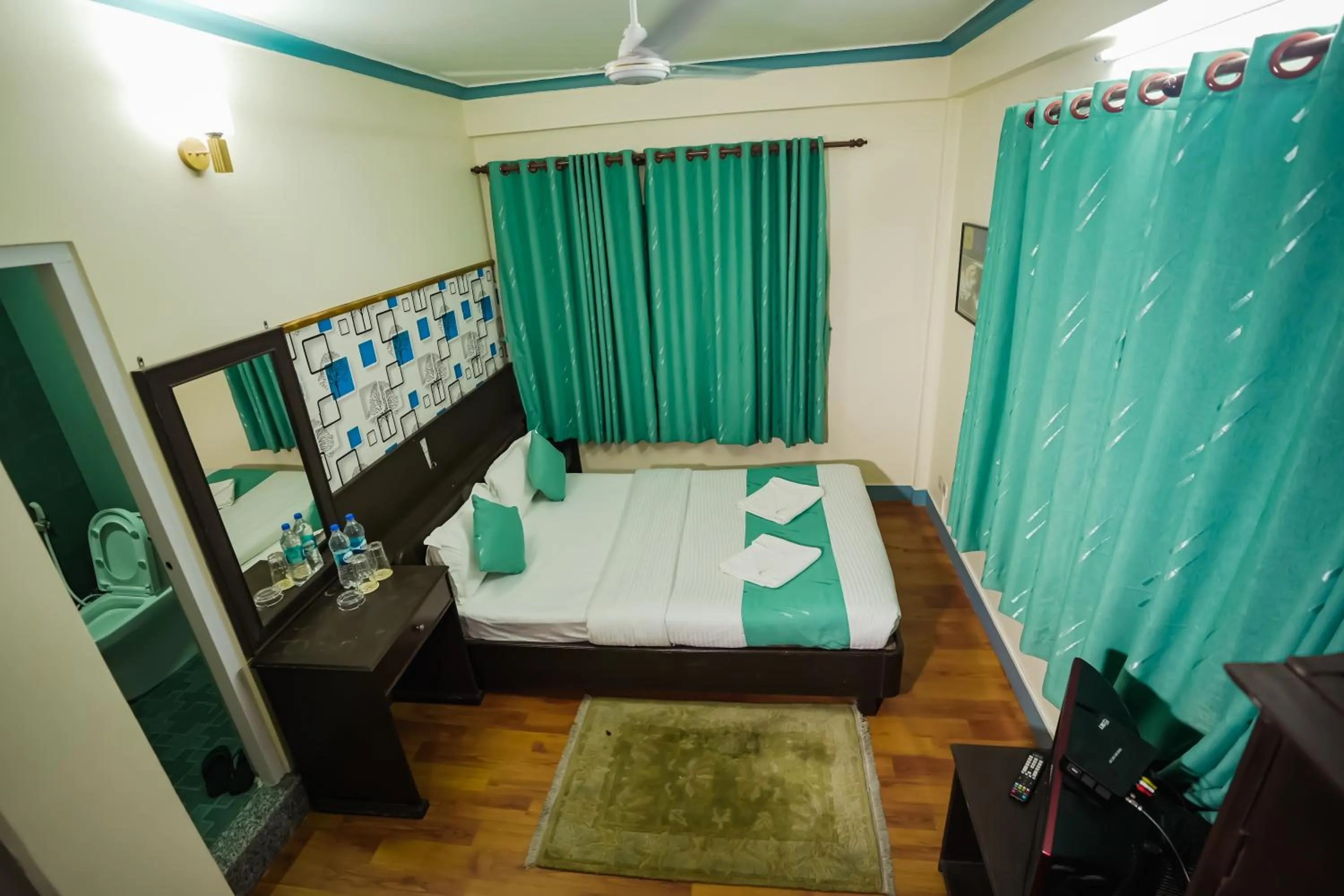 Bed in Himalayan Guest House