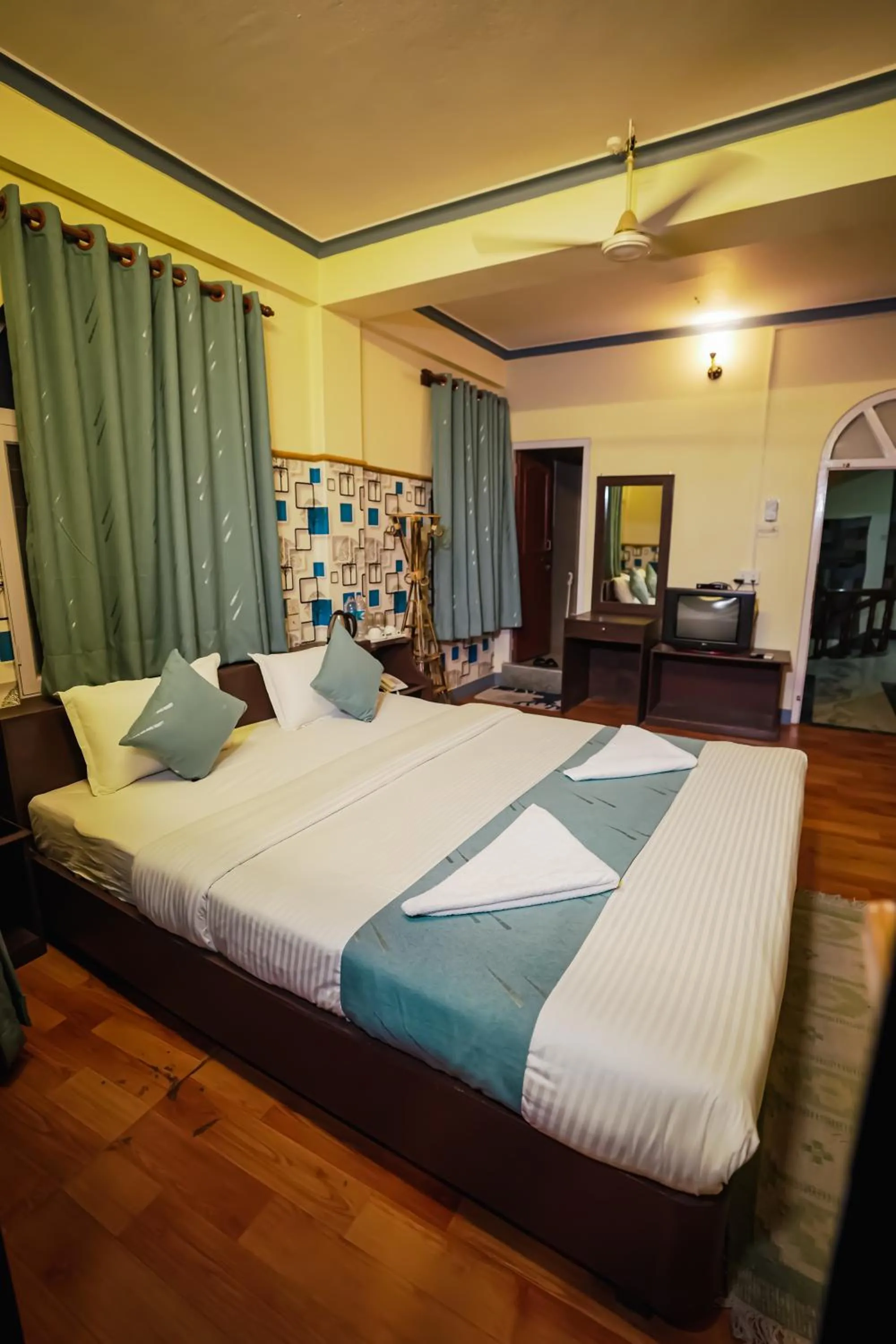 Bed in Himalayan Guest House