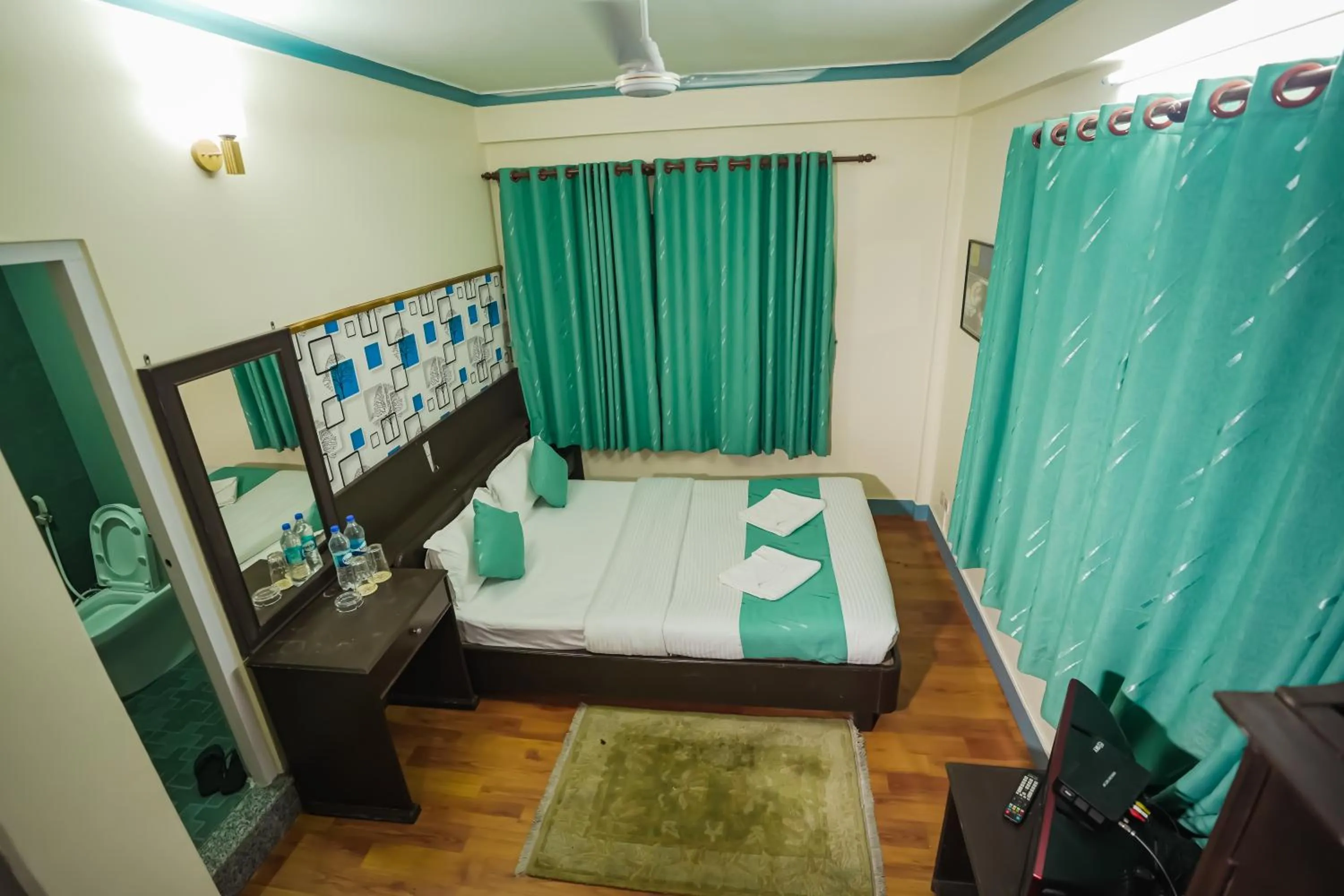 Bed in Himalayan Guest House