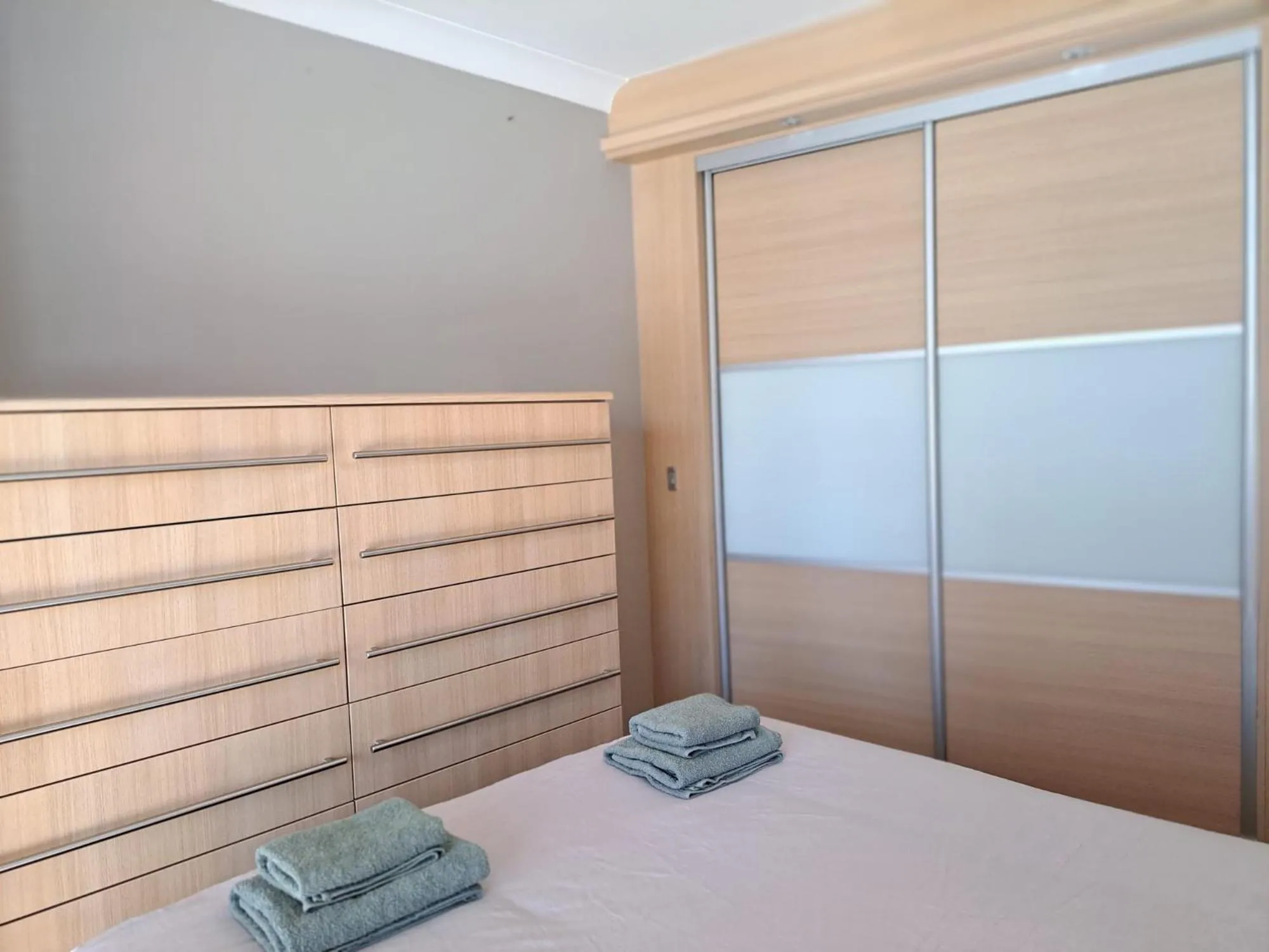 Bedroom, Bed in Tottenham Spur Hideaway