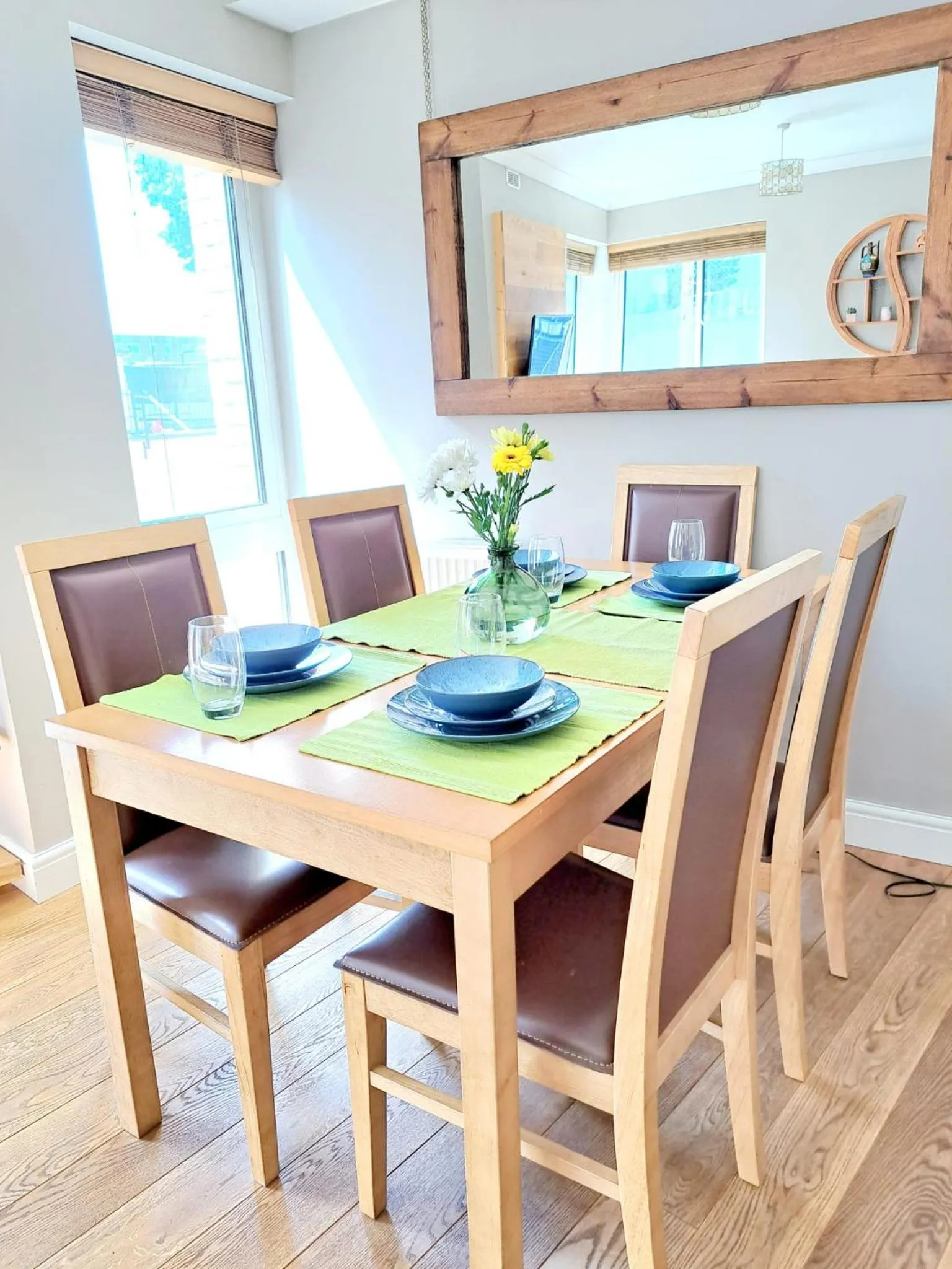 Dining area in Tottenham Spur Hideaway