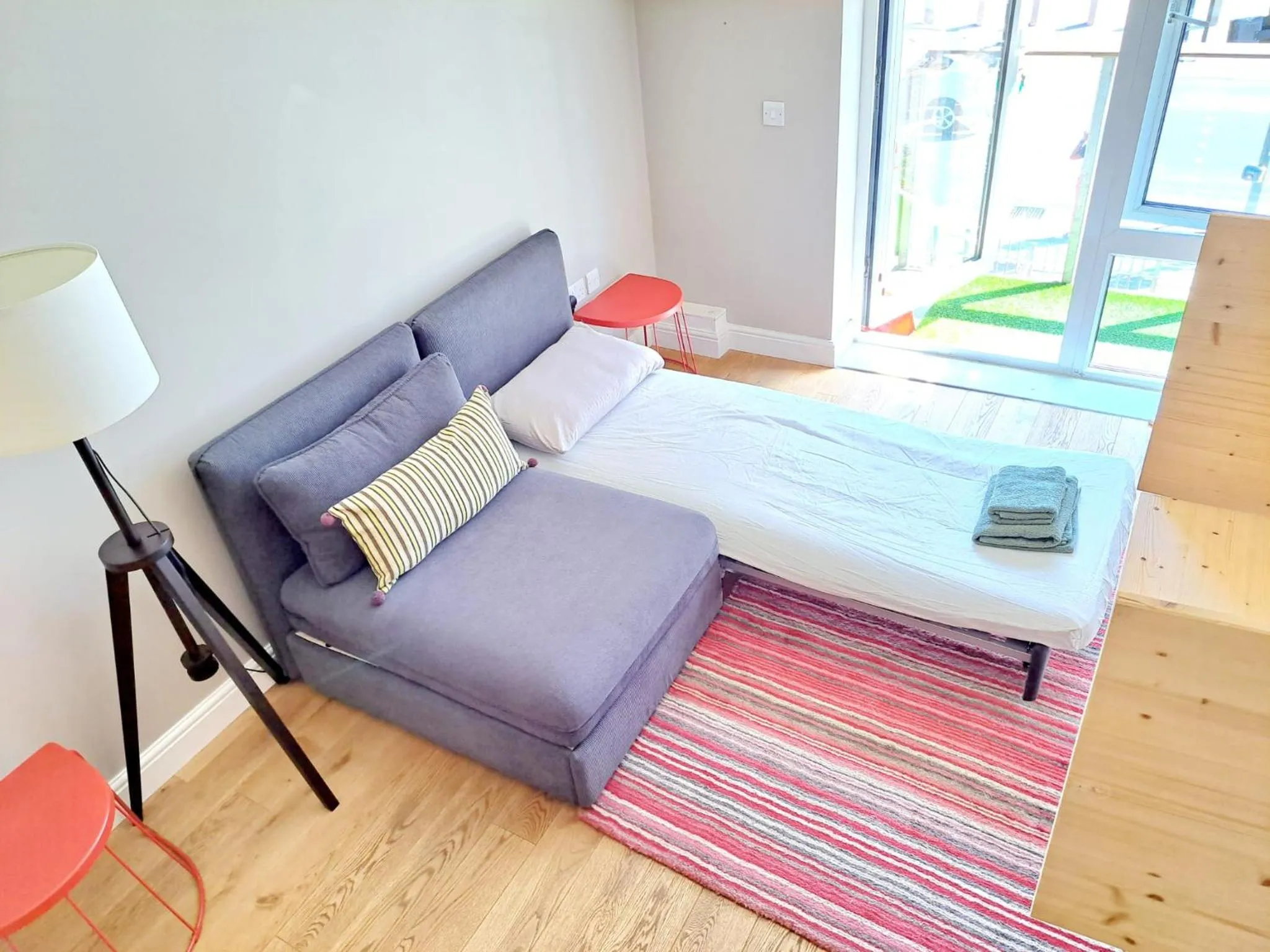 Bed in Tottenham Spur Hideaway