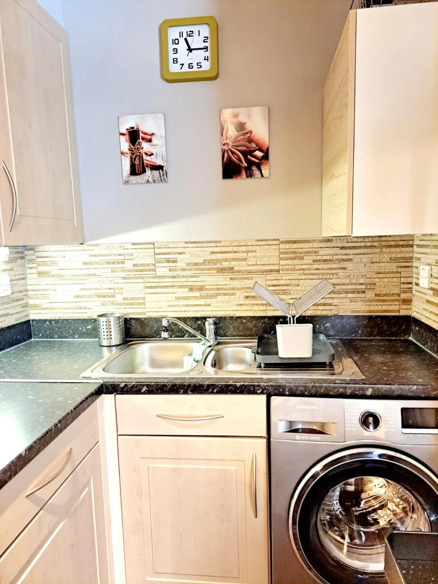 Kitchen or kitchenette in Tottenham Spur Hideaway
