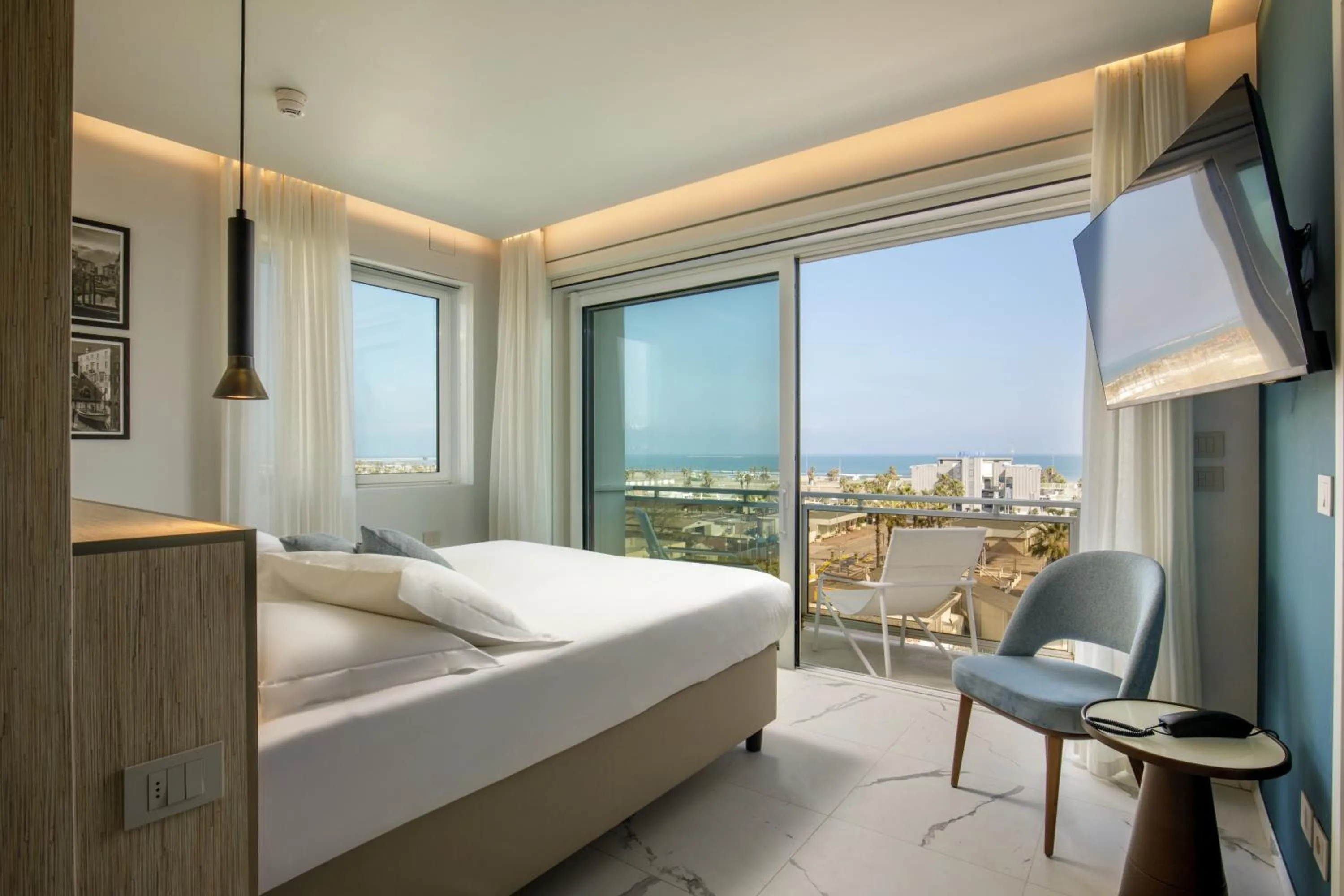 Photo of the whole room, Bed in Ambasciatori Suite Hotel