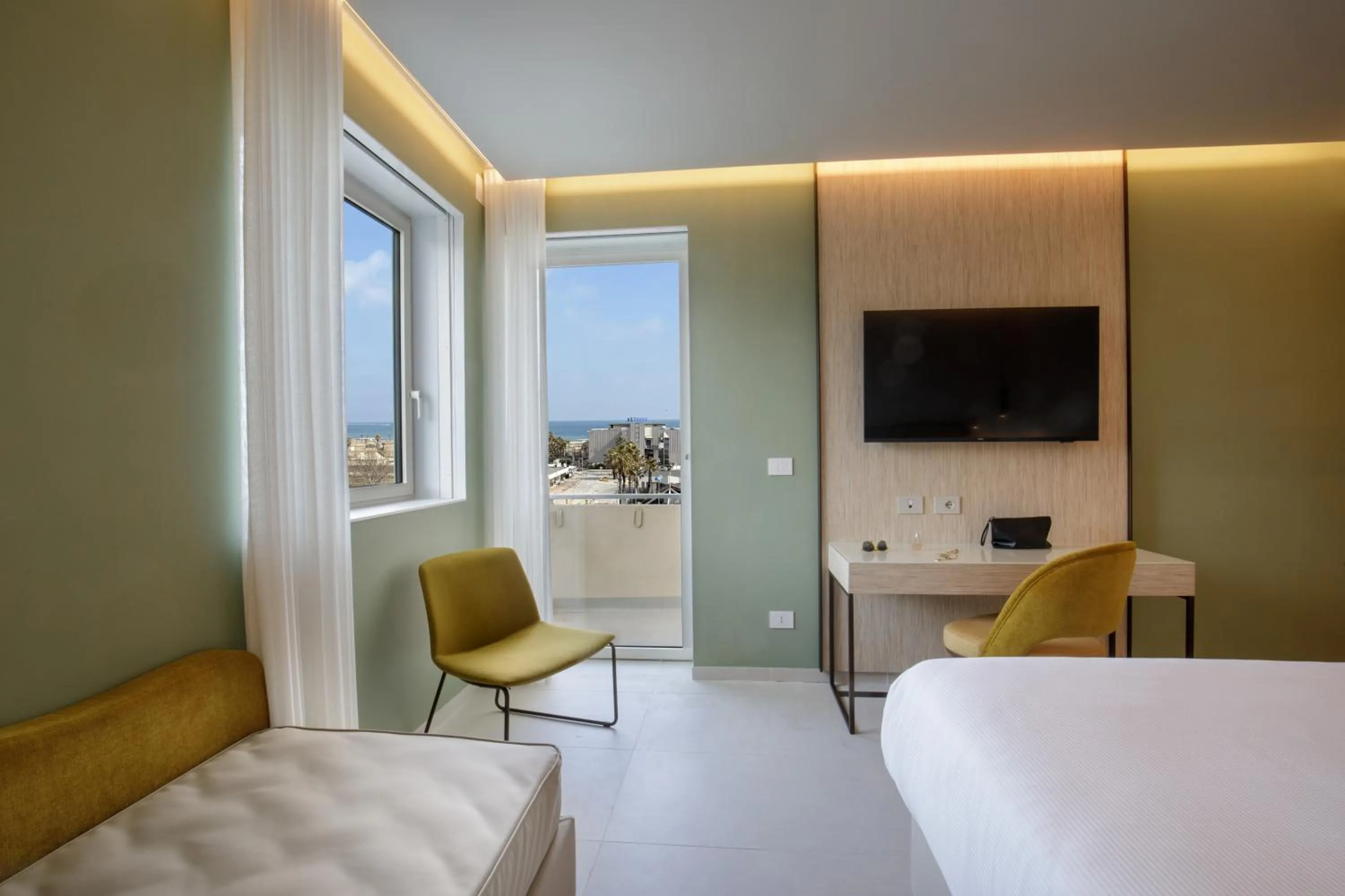 Photo of the whole room, Bed in Ambasciatori Suite Hotel