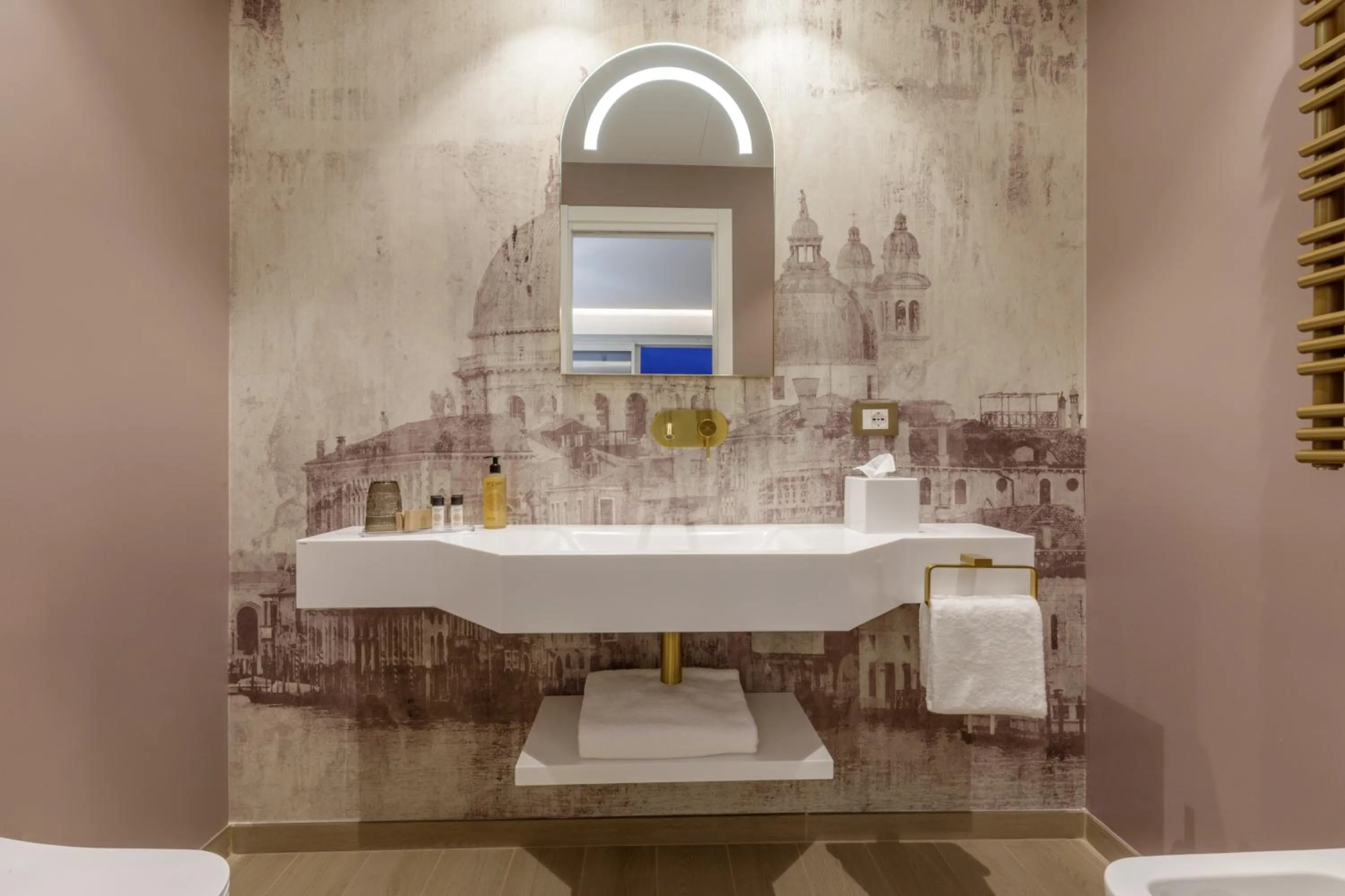 Bathroom in Ambasciatori Suite Hotel