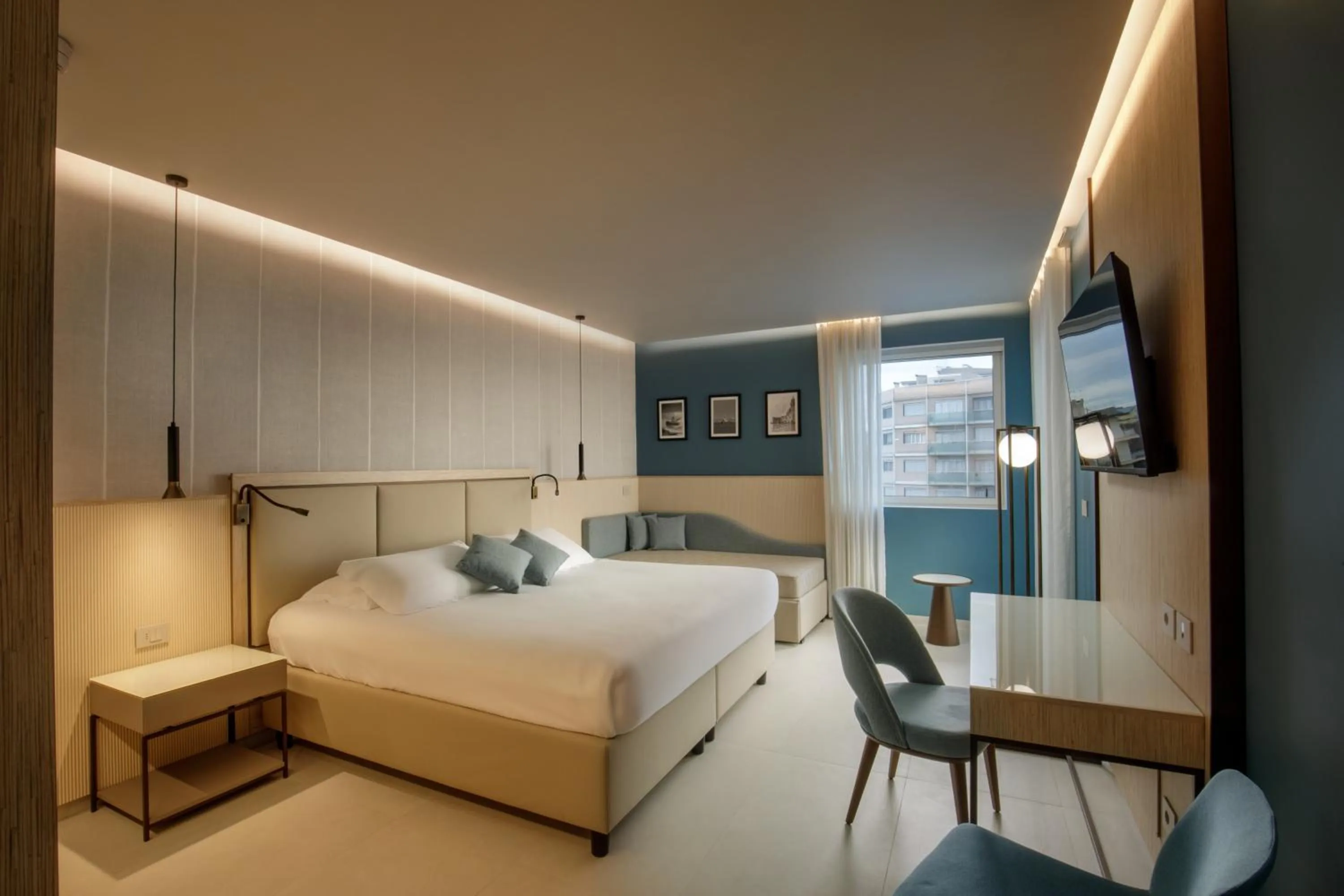 Photo of the whole room, Bed in Ambasciatori Suite Hotel