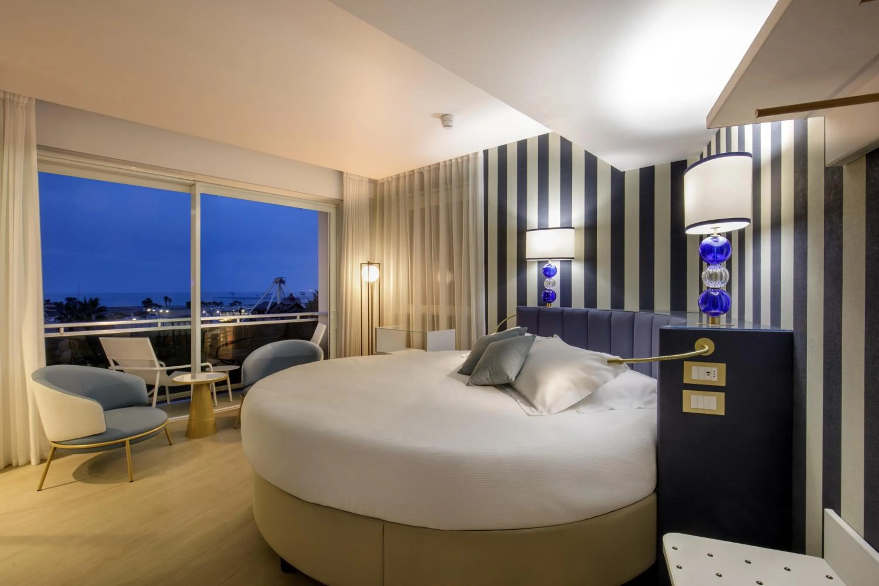 Bed in Ambasciatori Suite Hotel