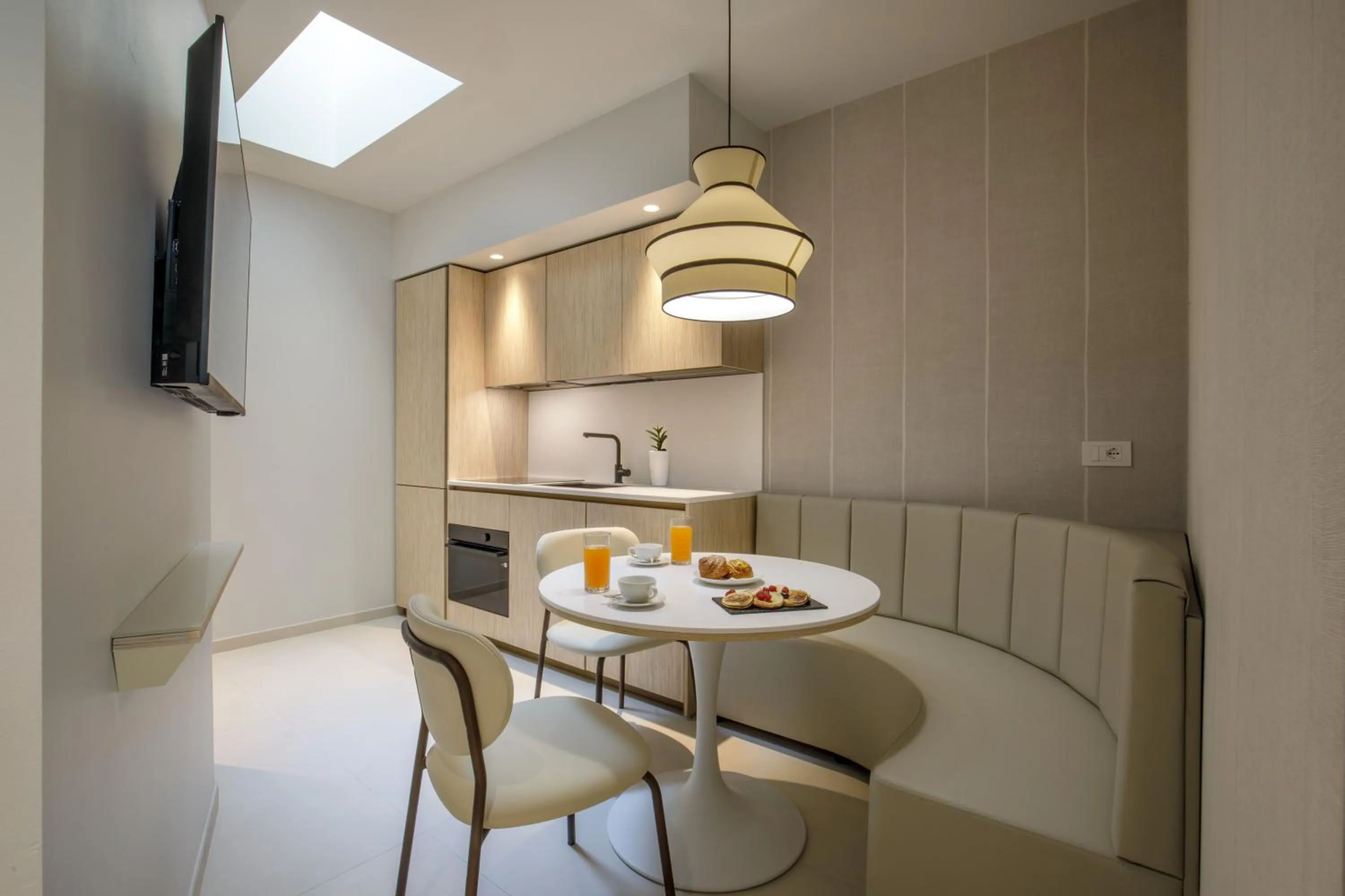 Kitchen or kitchenette in Ambasciatori Suite Hotel