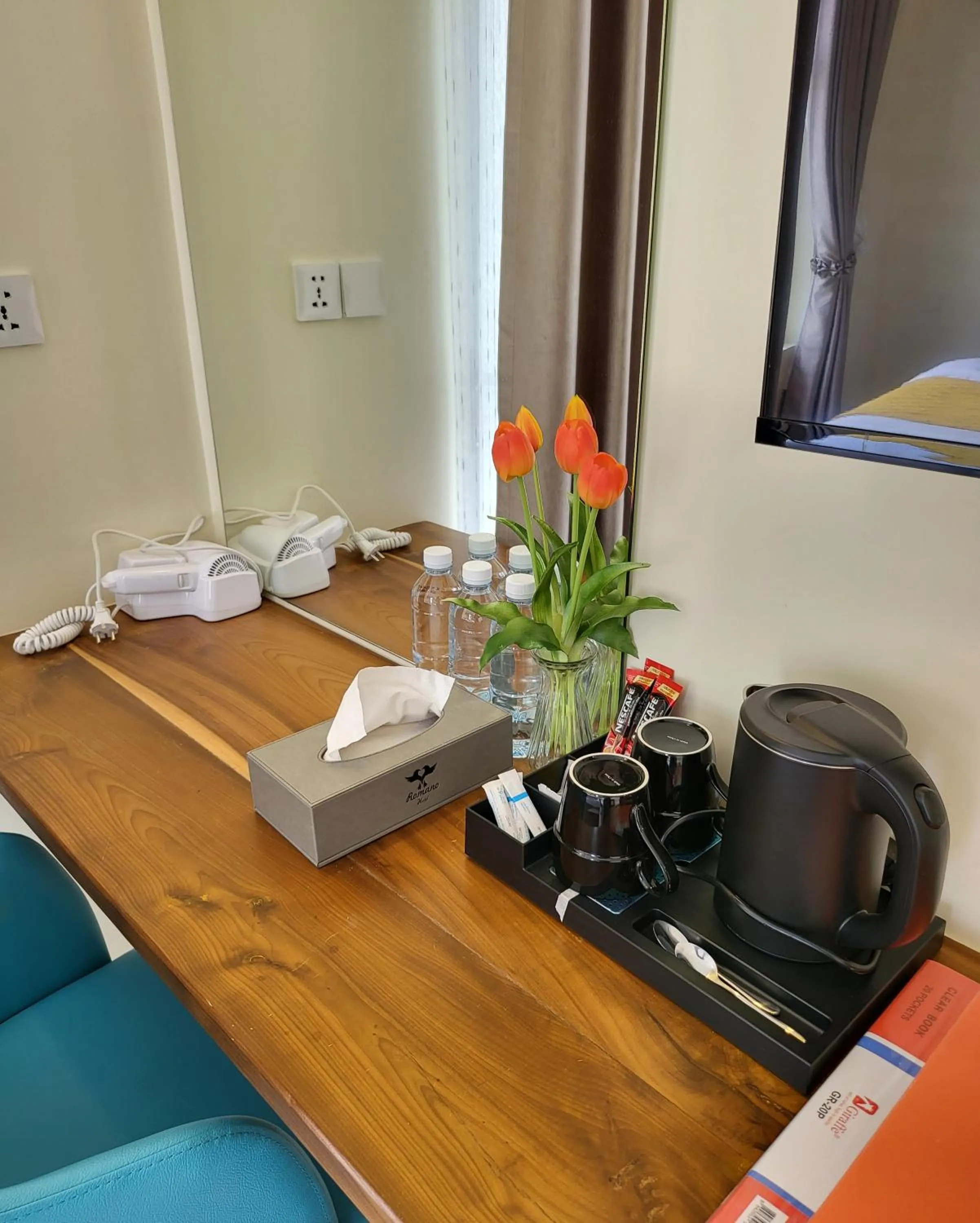 Coffee/tea facilities in Romano Hotel