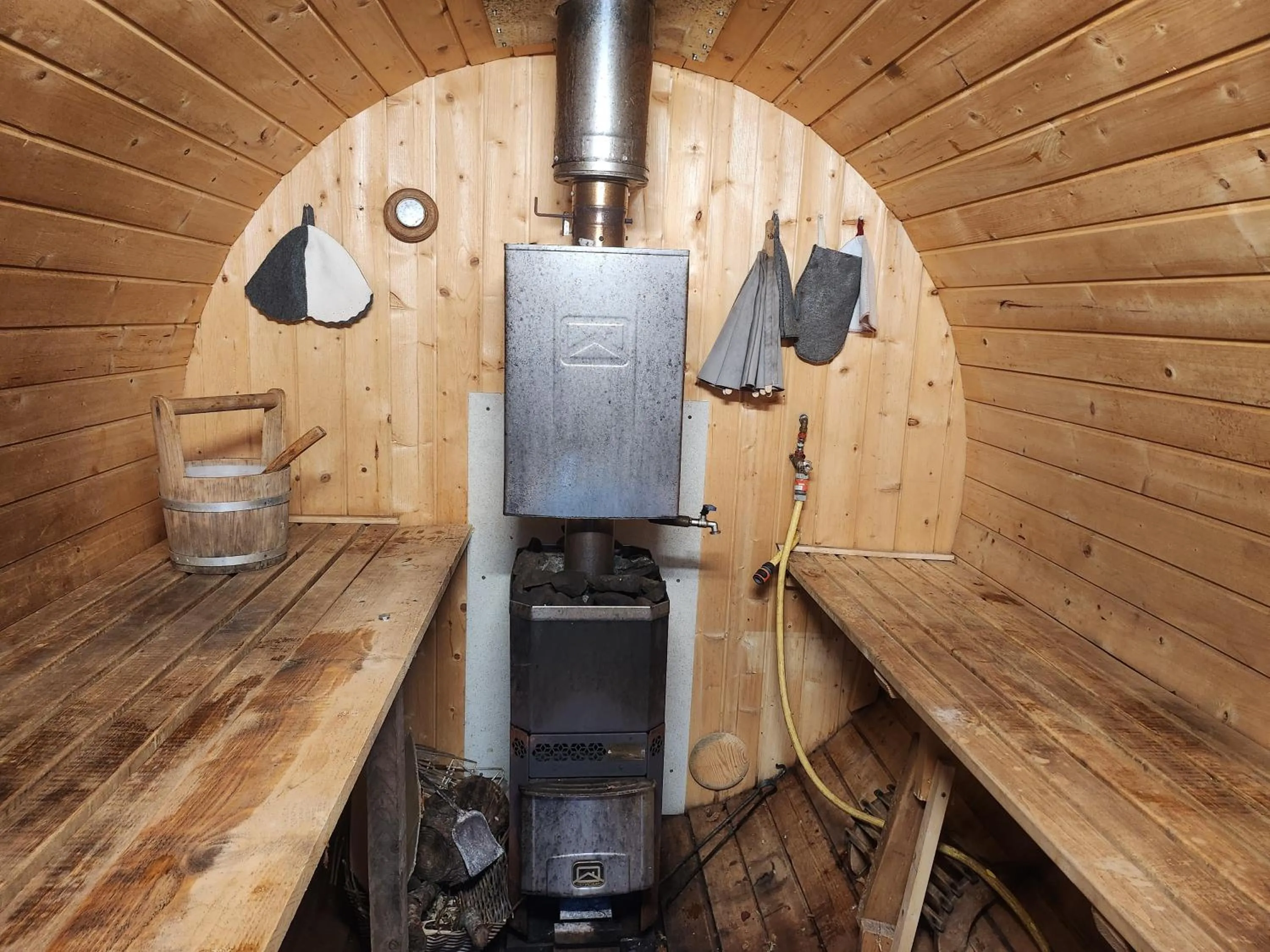 Sauna in La chambre d'Aphrodite avec jacuzzi vue mer