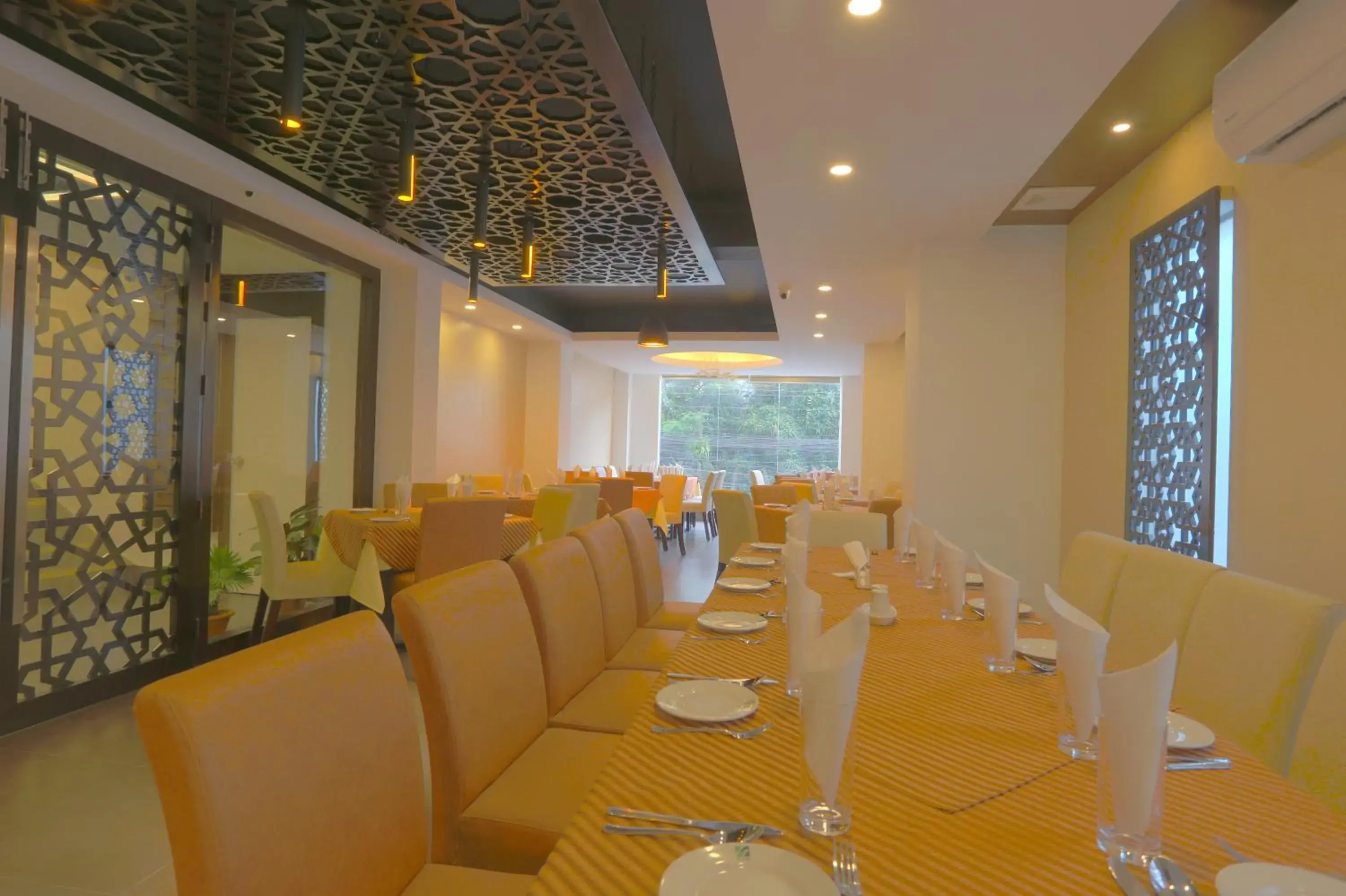 Restaurant/places to eat in Holy Inn Sylhet Restaurant/places to eat in Holy Inn Sylhet