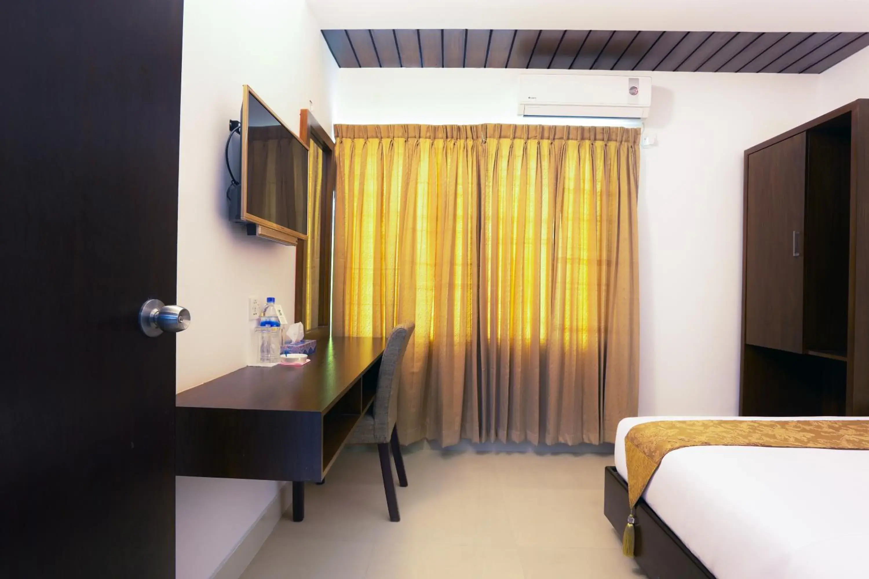 TV and multimedia, Bed in Holy Inn Sylhet TV and multimedia, Bed in Holy Inn Sylhet