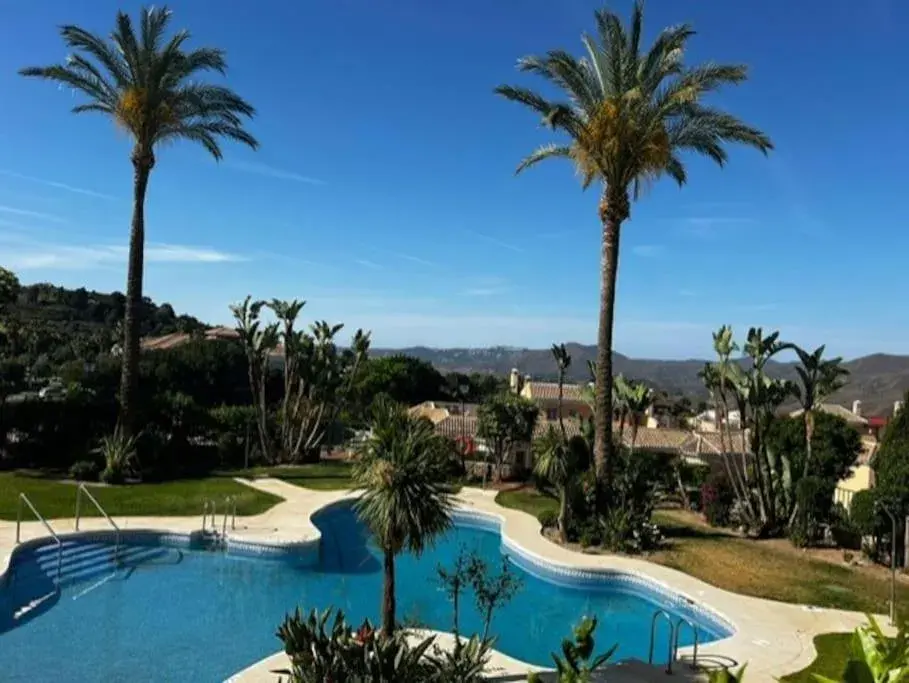 Ruim appartement, zonnig terras, Alhaurin Golf! Ruim appartement, zonnig terras, Alhaurin Golf!