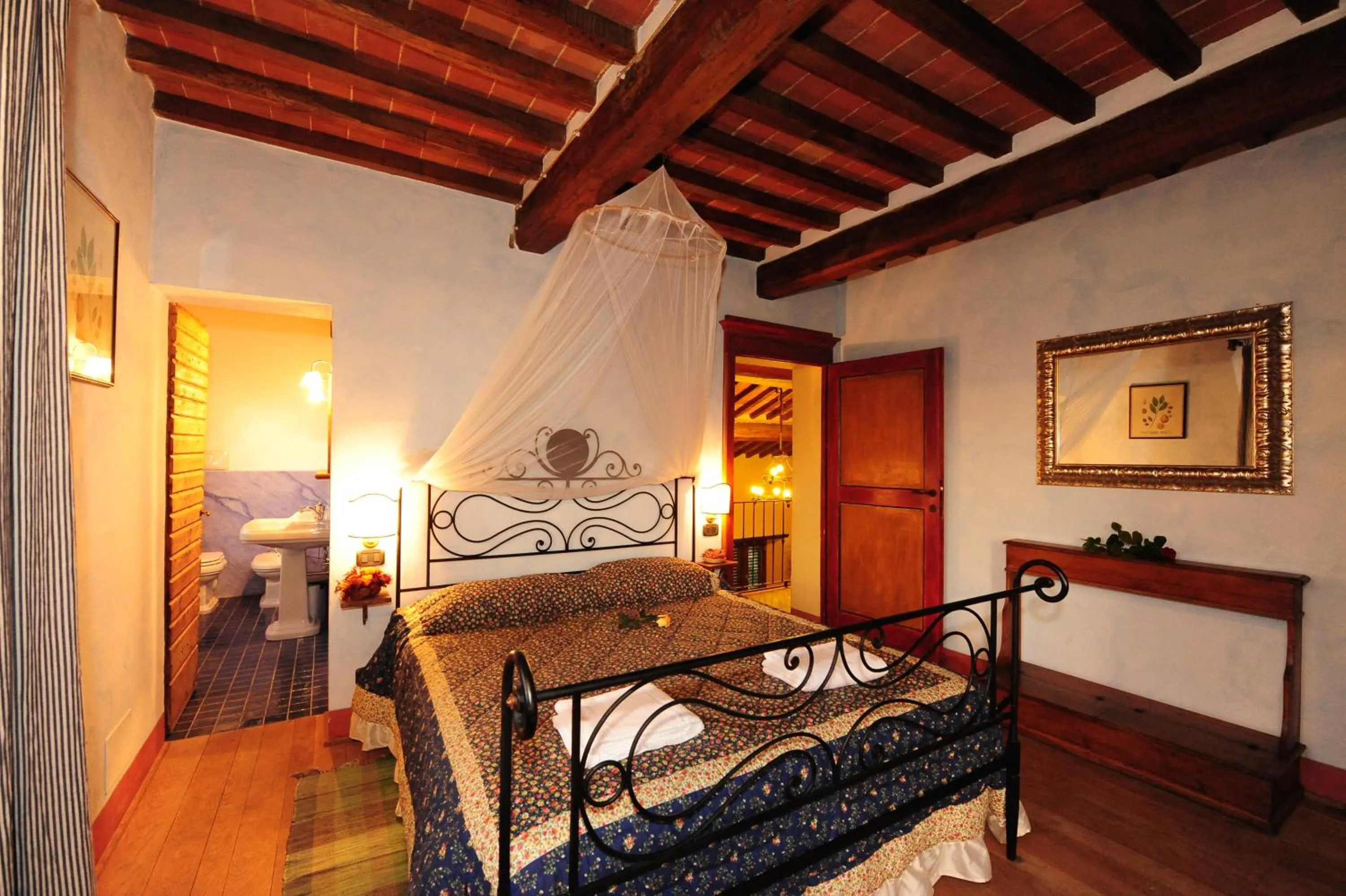 Decorative detail, Bed in Villa Senaia