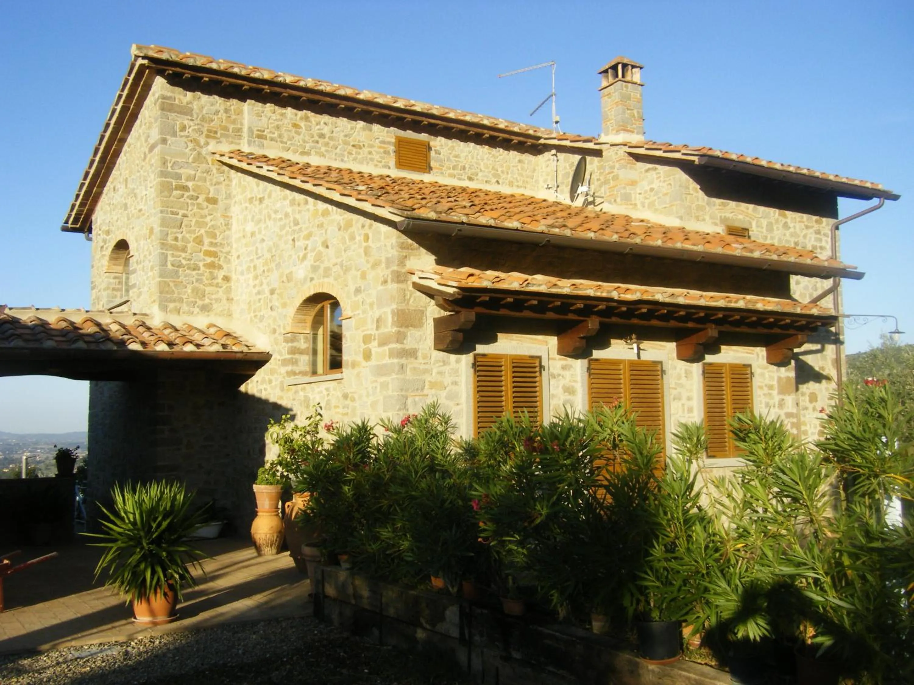 Facade/entrance in Villa Senaia