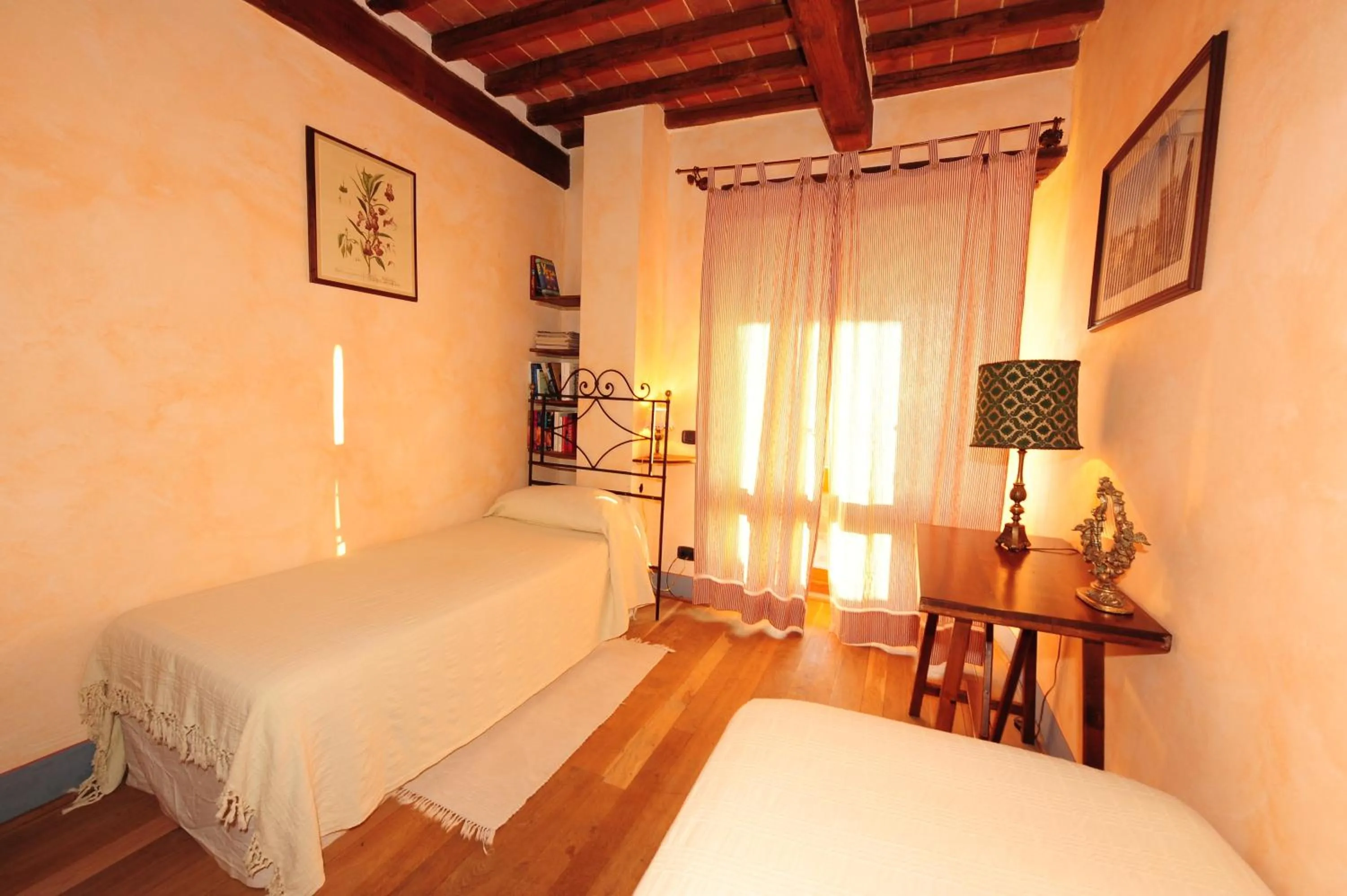 Decorative detail, Bed in Villa Senaia