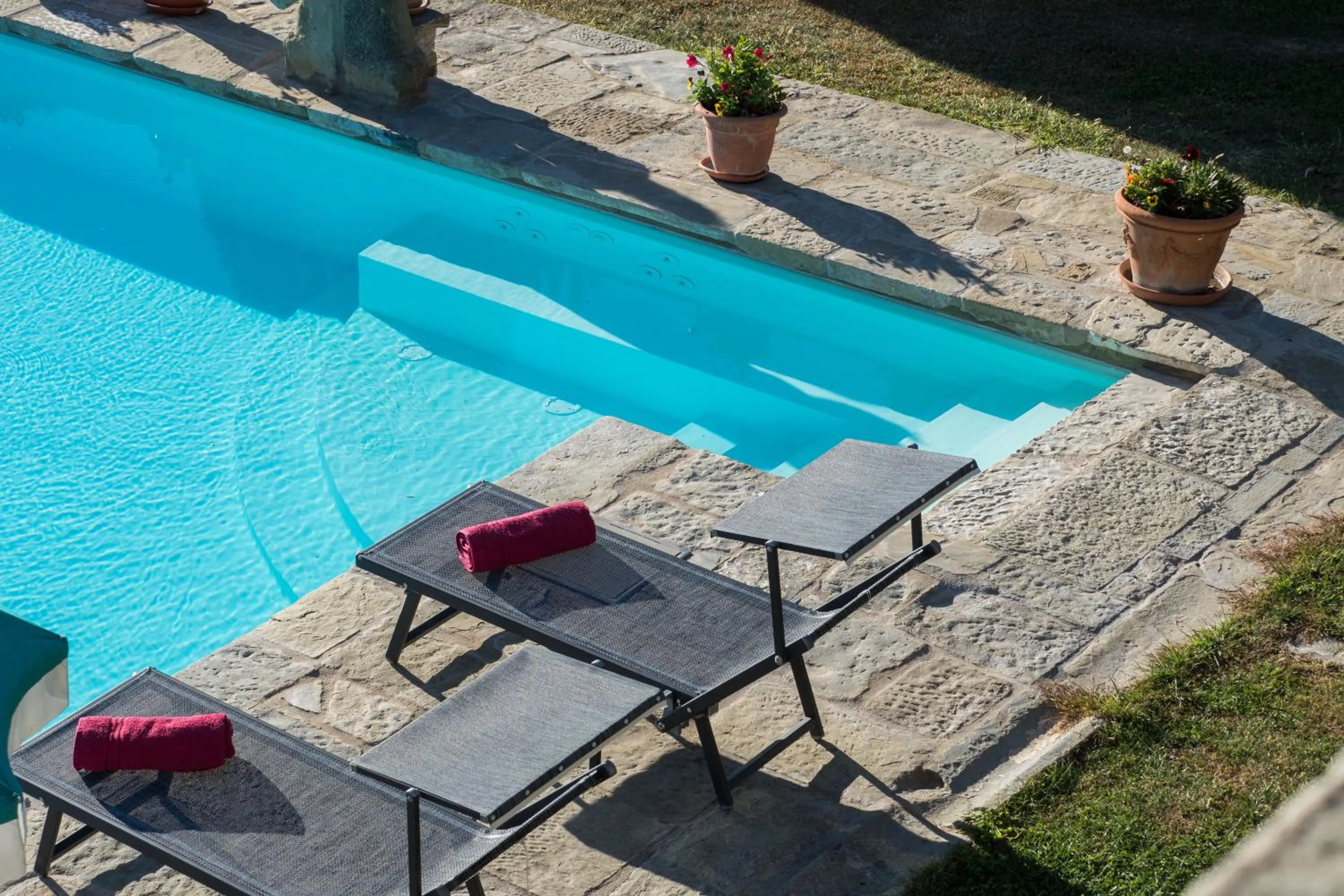 Swimming pool in Villa Senaia