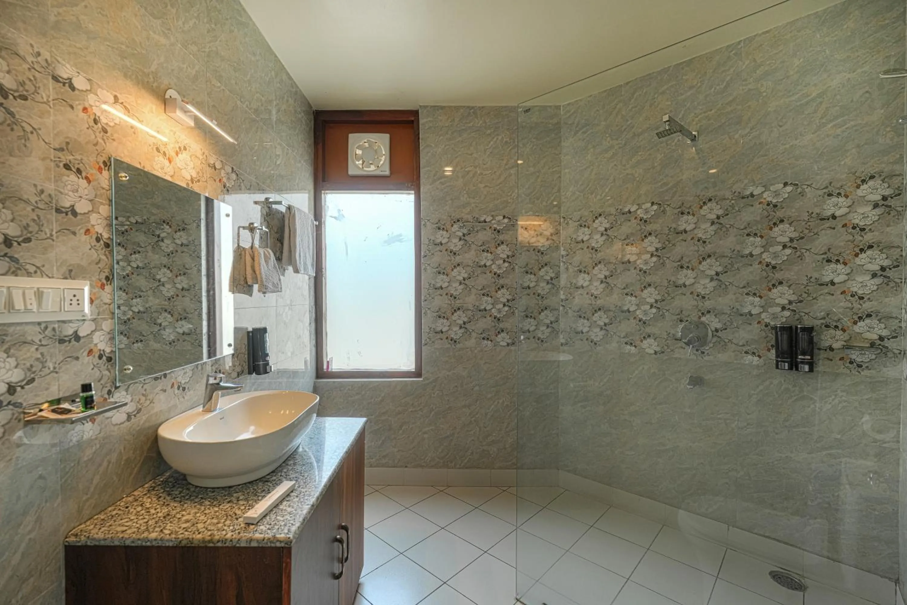 Bathroom in Appas Hotel