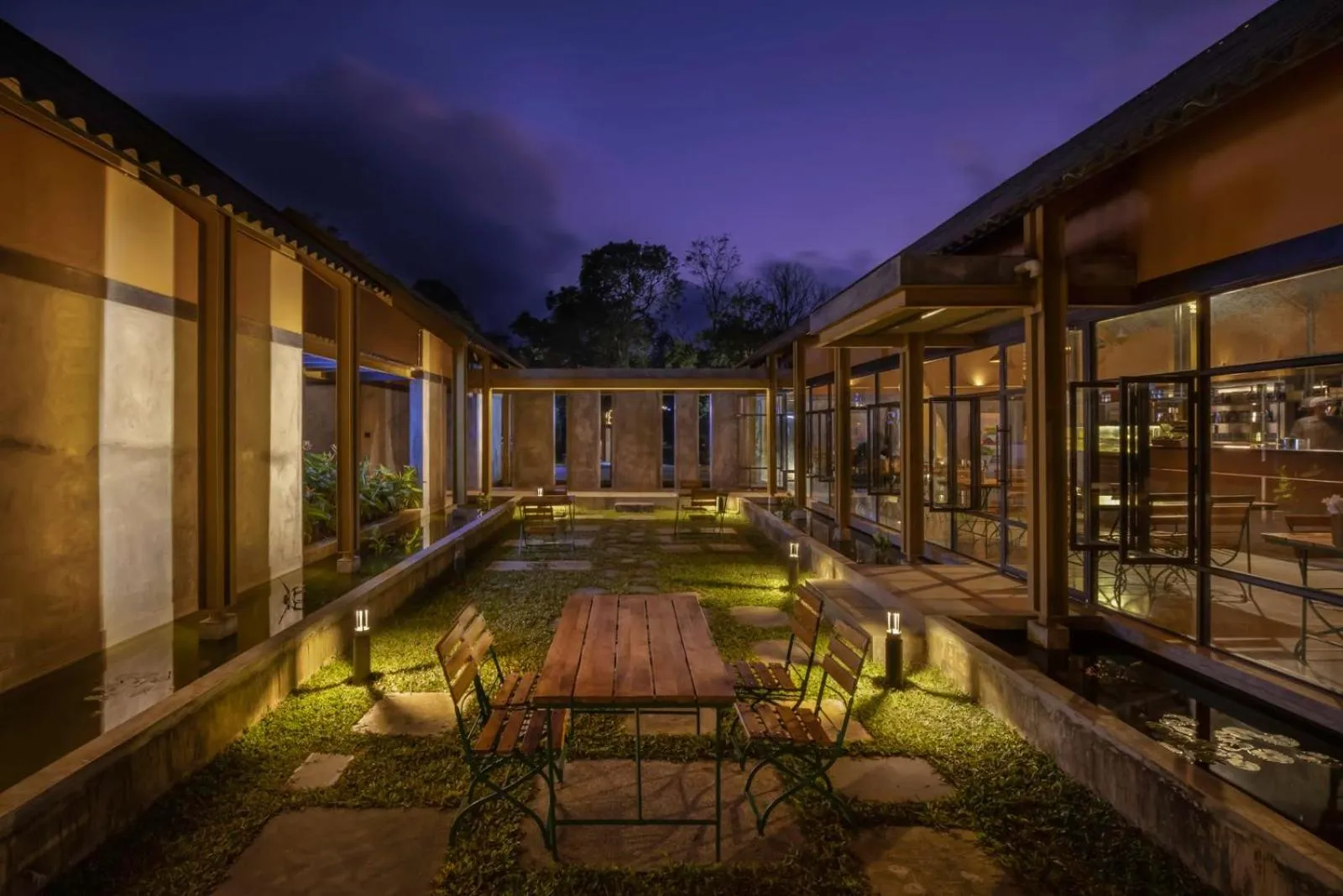 Restaurant/places to eat in Misty Mountain Experience