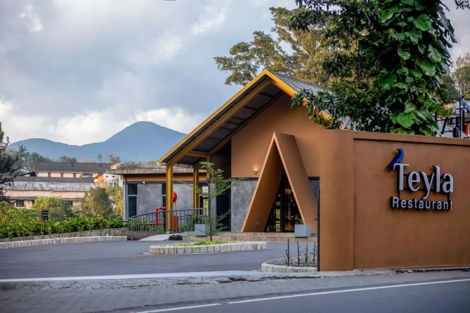 Restaurant/places to eat in Misty Mountain Experience