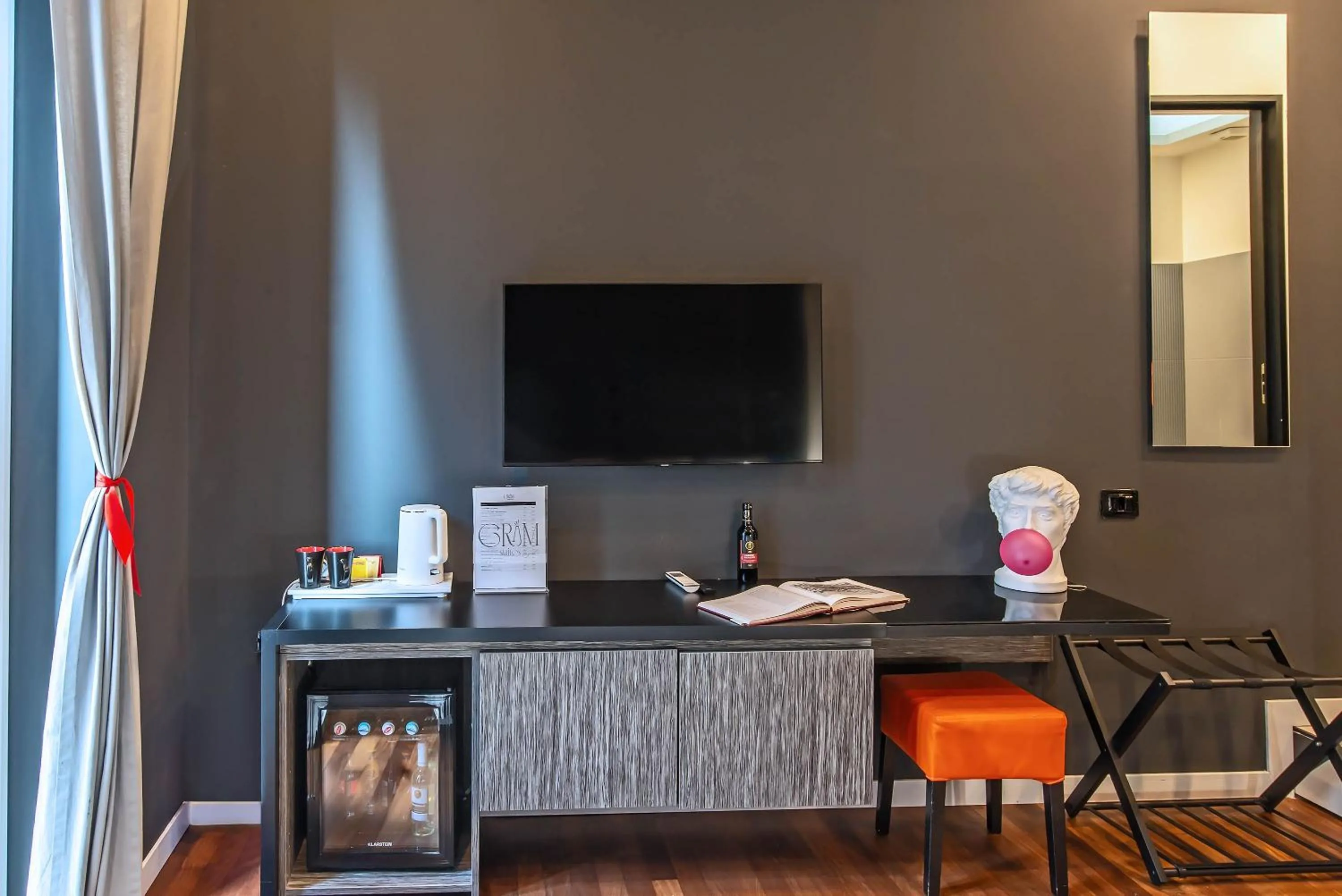 TV and multimedia in Gram Suites