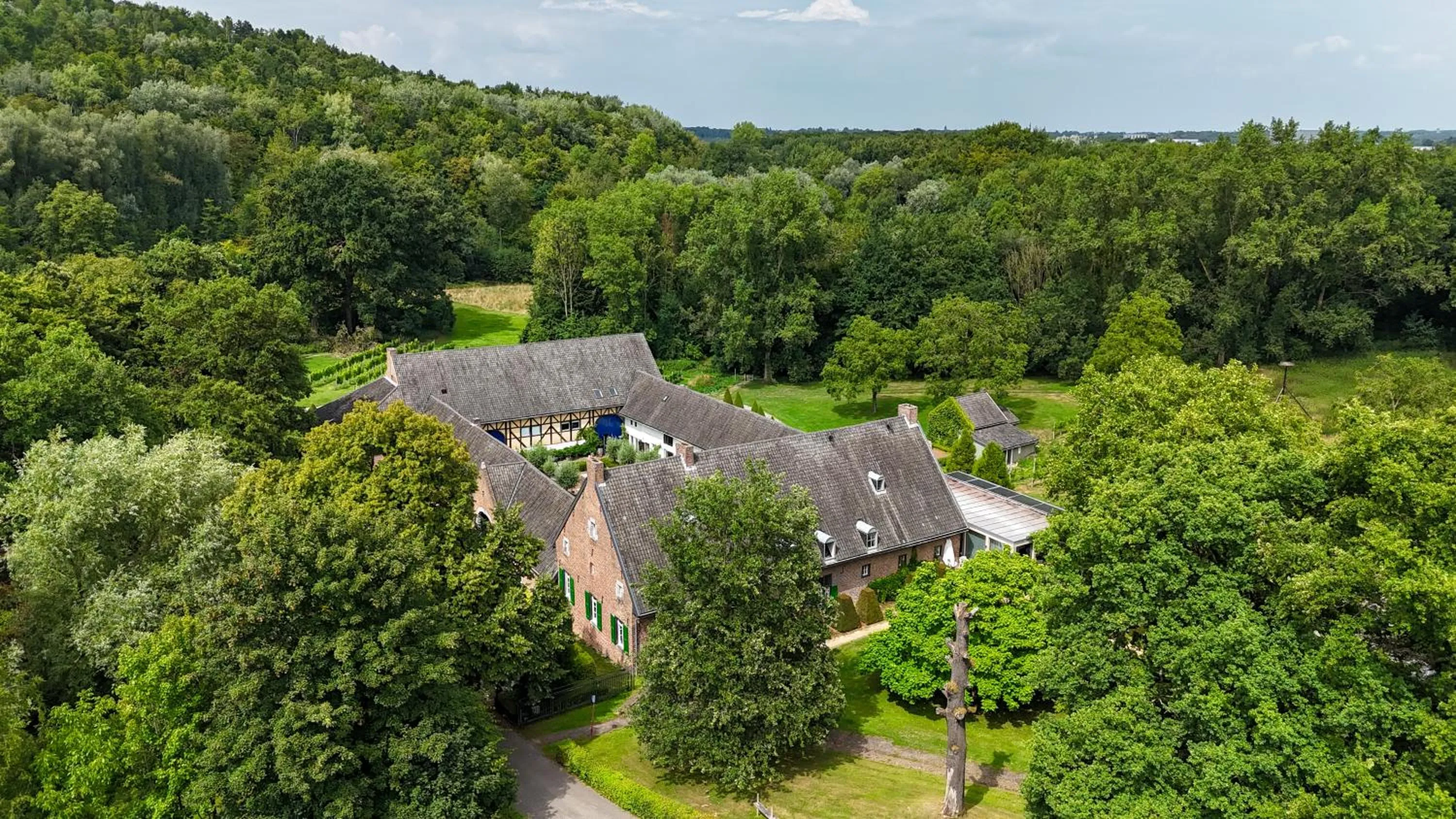 Property building in Hotel Winselerhof by Flow