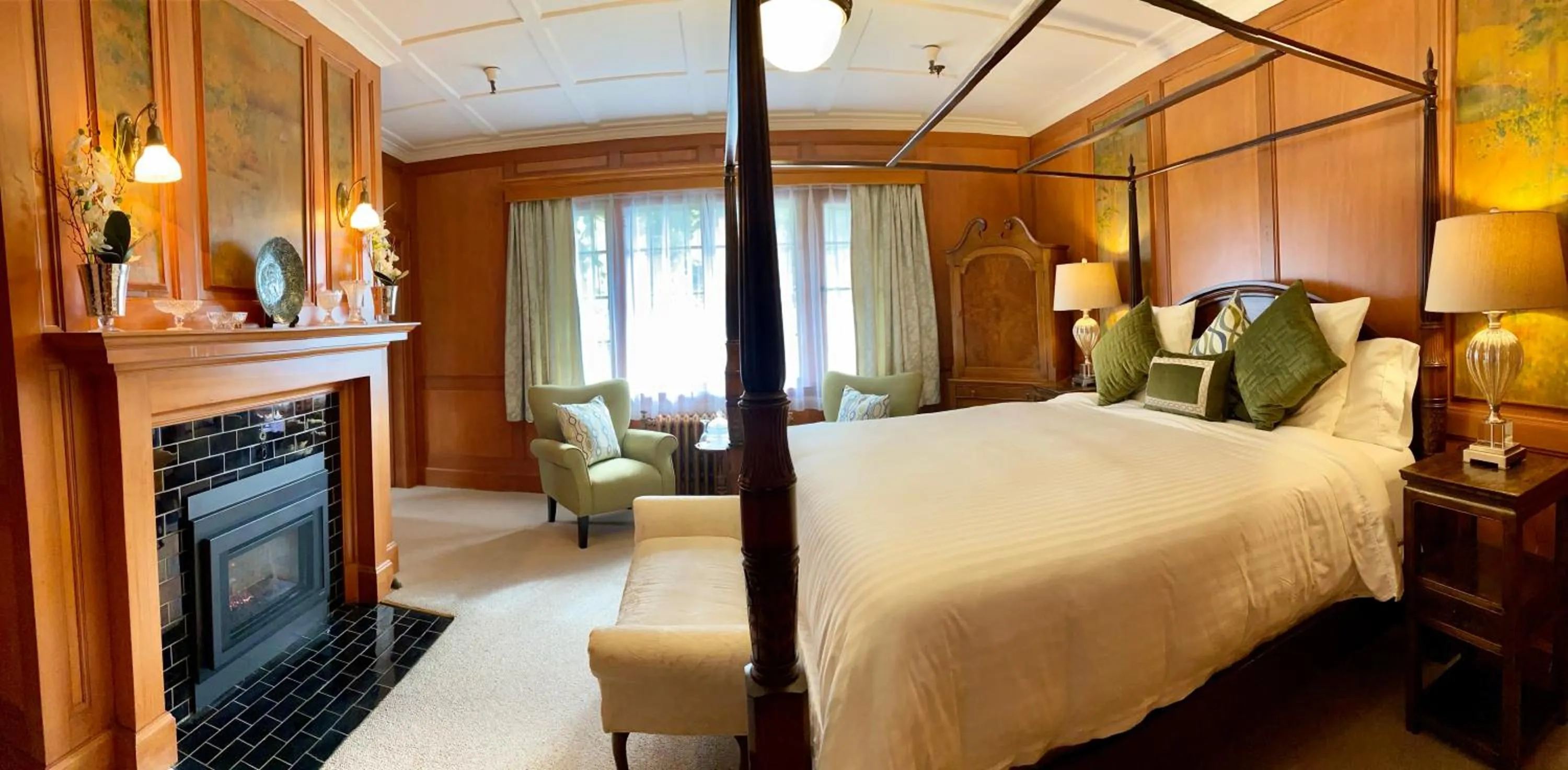 Photo of the whole room, Bed in The Latch Inn