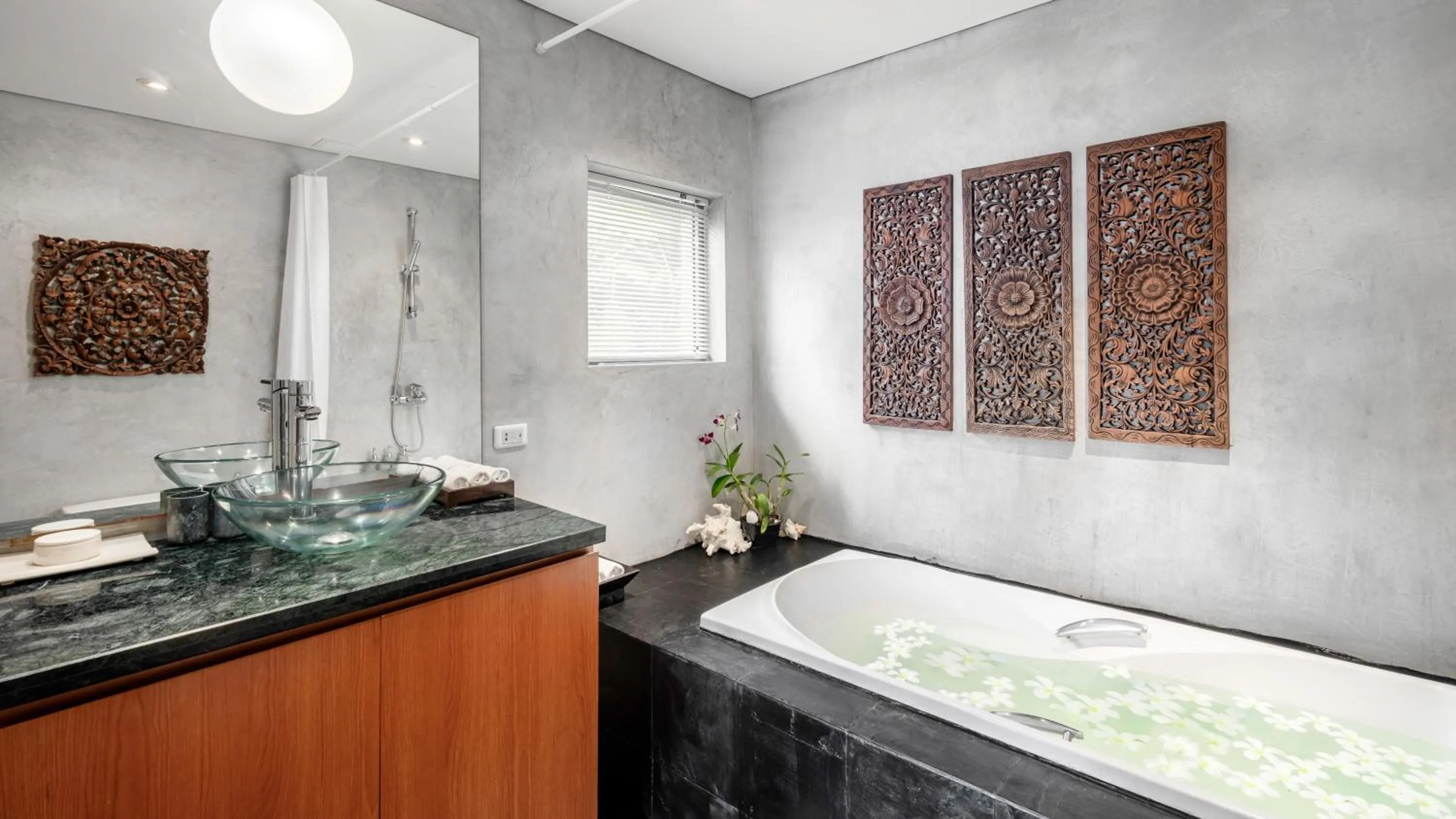 Bathroom in Villa Lomchoy