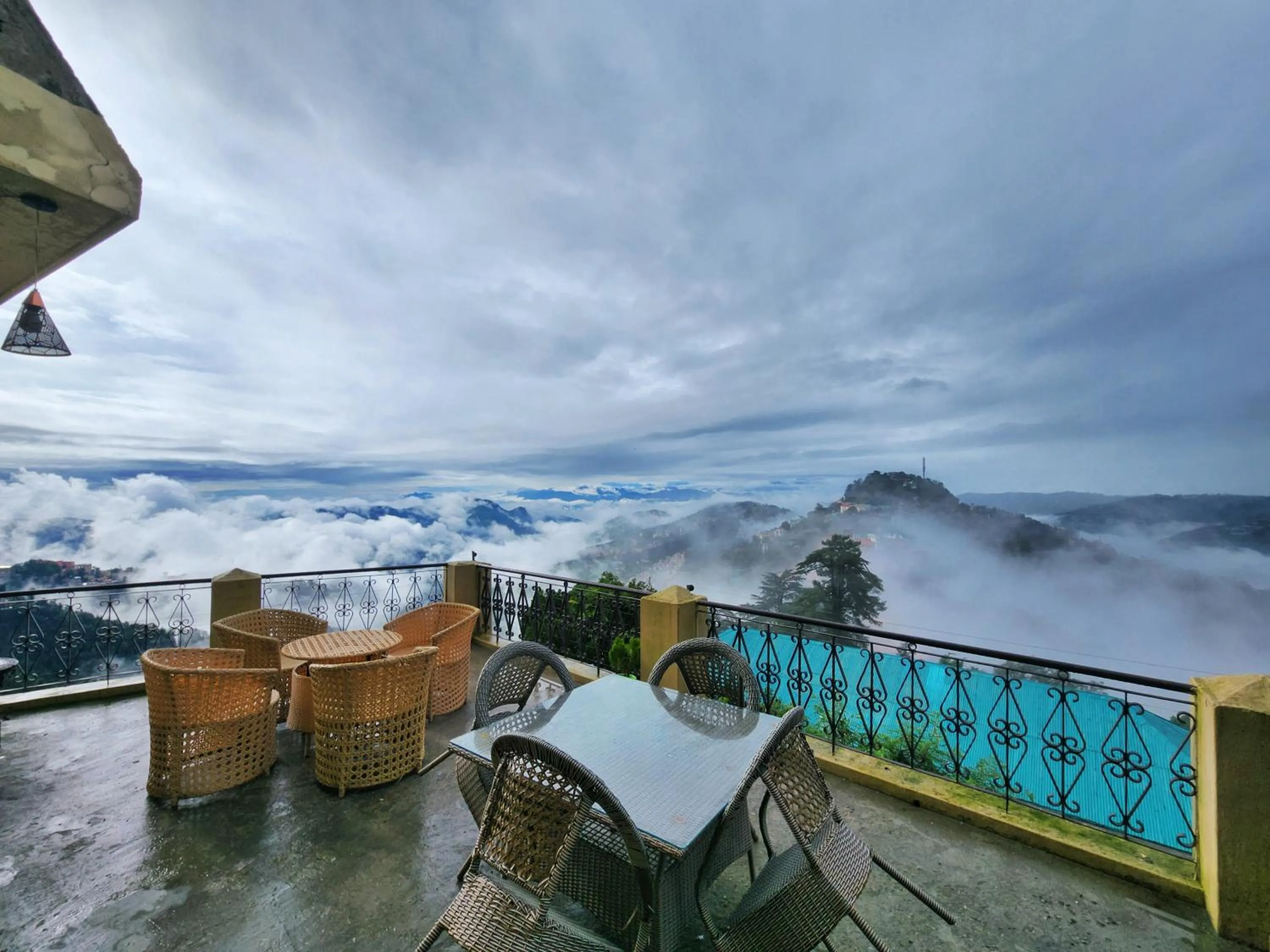 The Ashoka Inn 300mts walkable from Mall Road