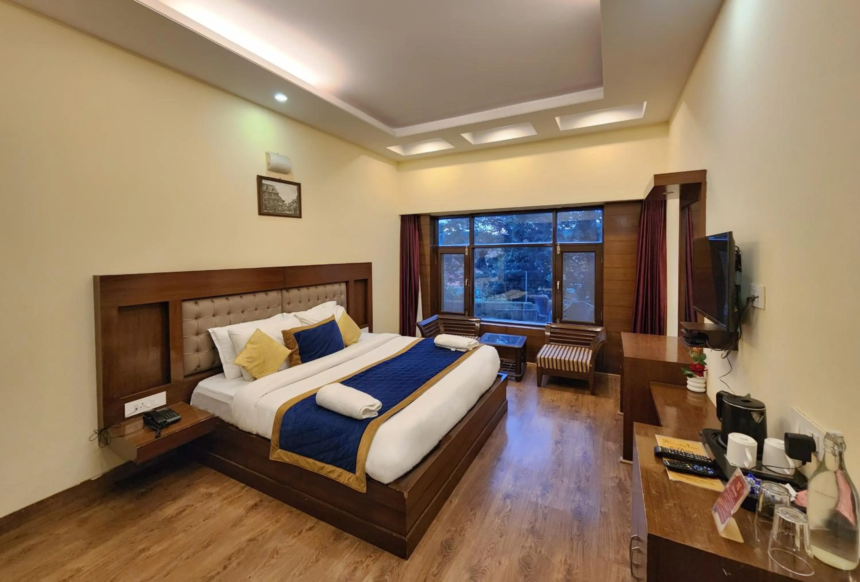 Bed in The Ashoka Inn 300mts walkable from Mall Road