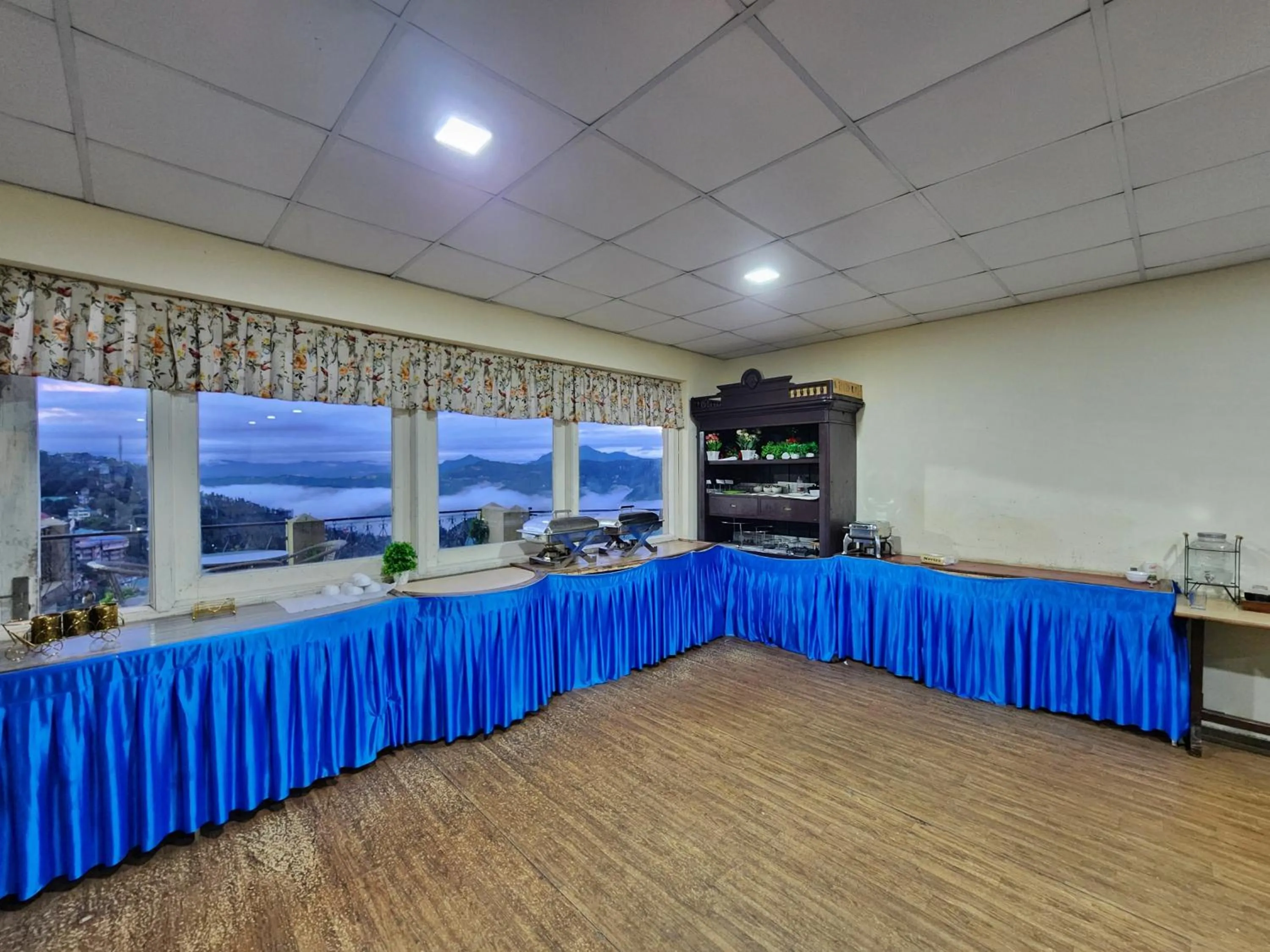 The Ashoka Inn 300mts walkable from Mall Road