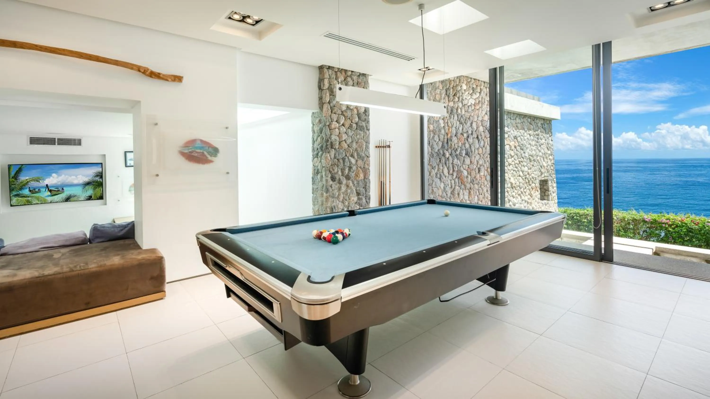 Billiard in Villa Saengootsa