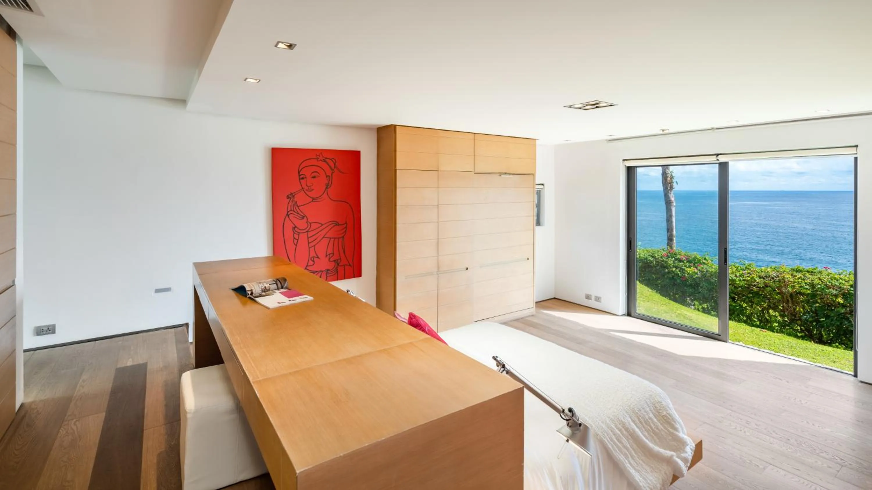 Bed in Villa Saengootsa