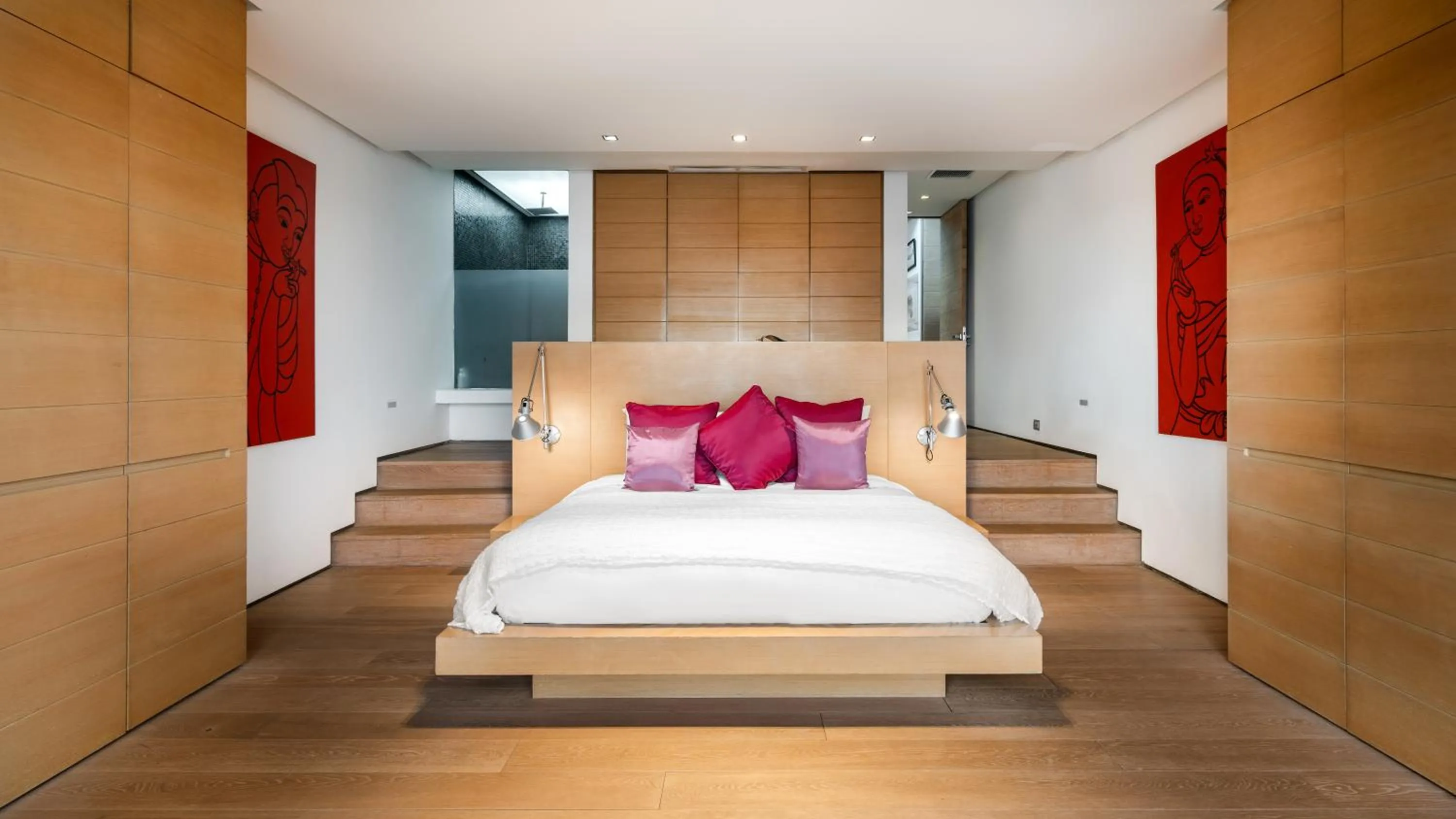 Bed in Villa Saengootsa