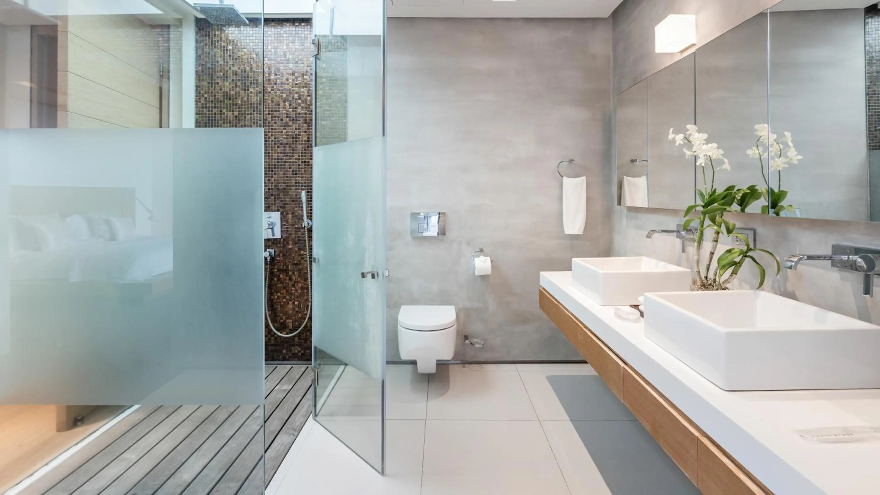 Shower in Villa Saengootsa