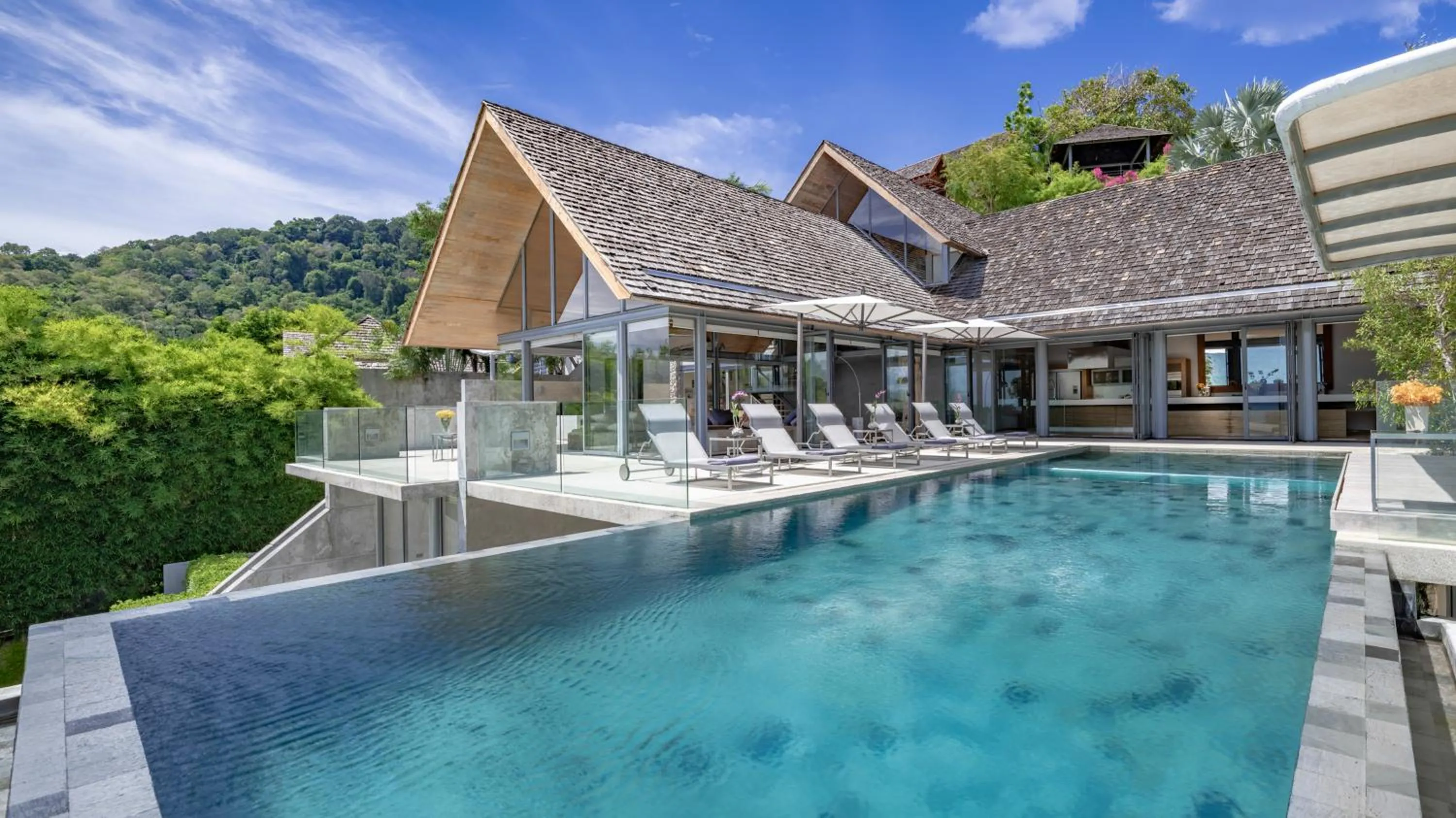 Property building in Villa Saengootsa