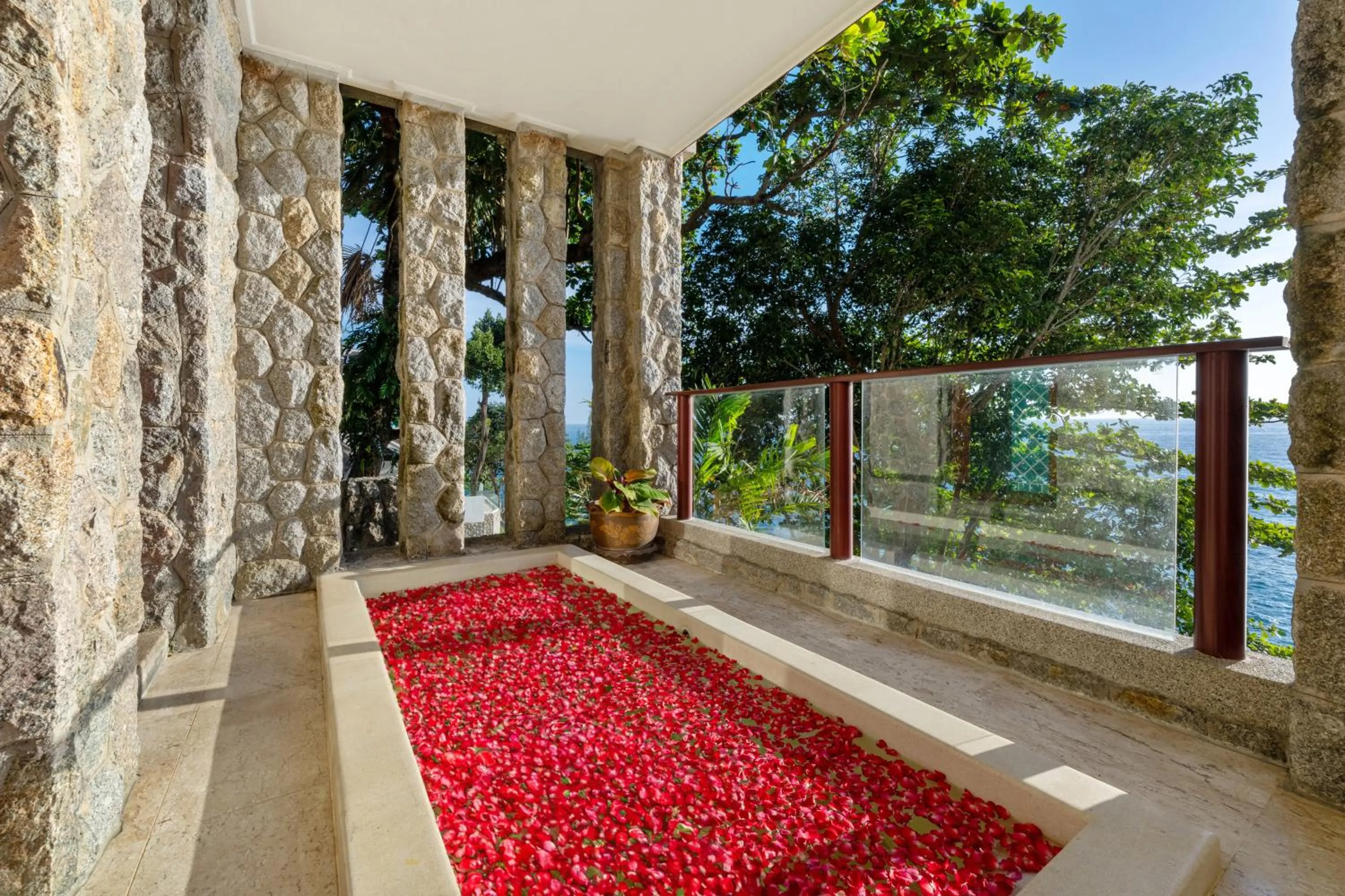Bath in Villa Horizon